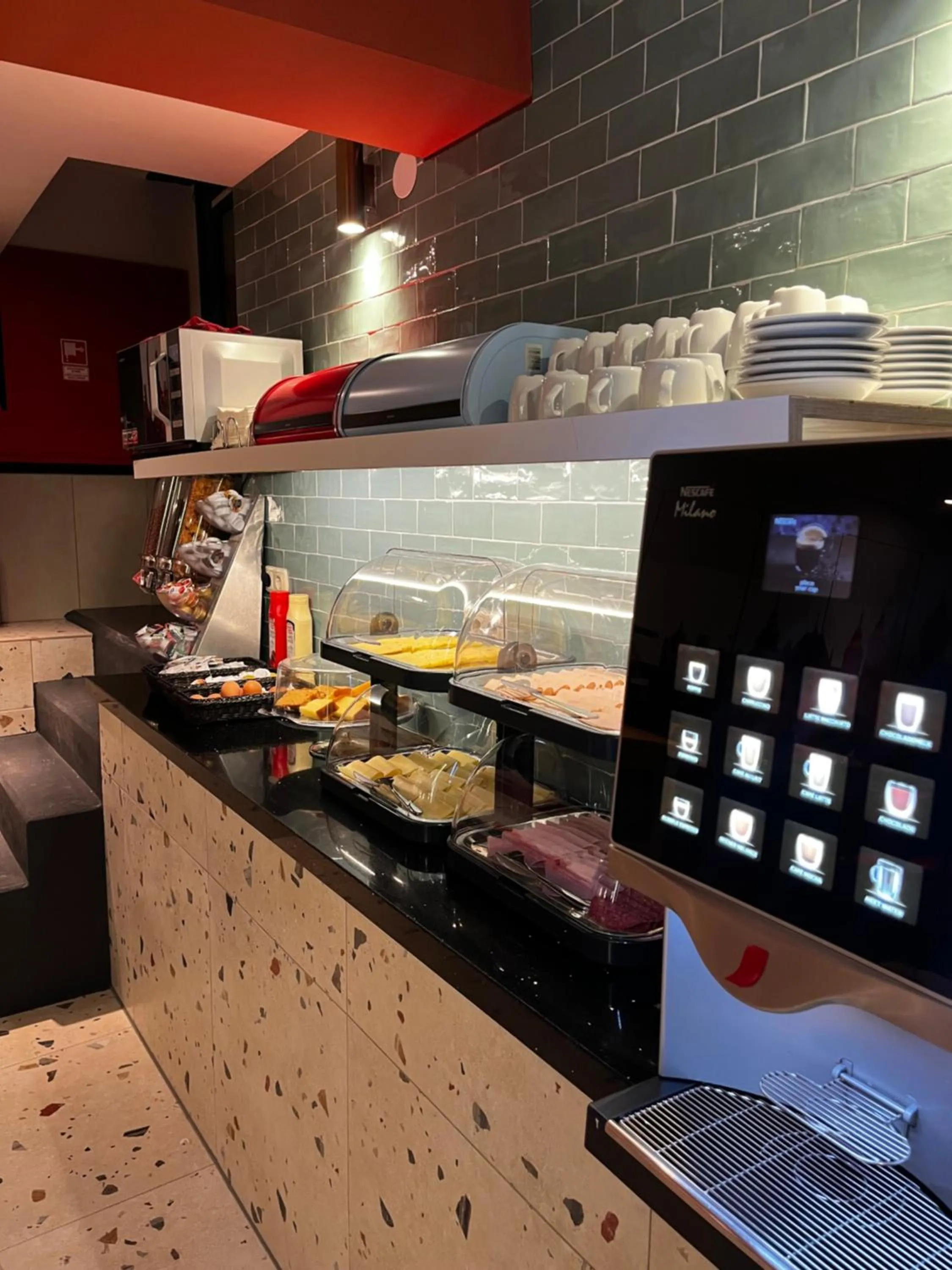 Breakfast in Heart of Amsterdam Hostel