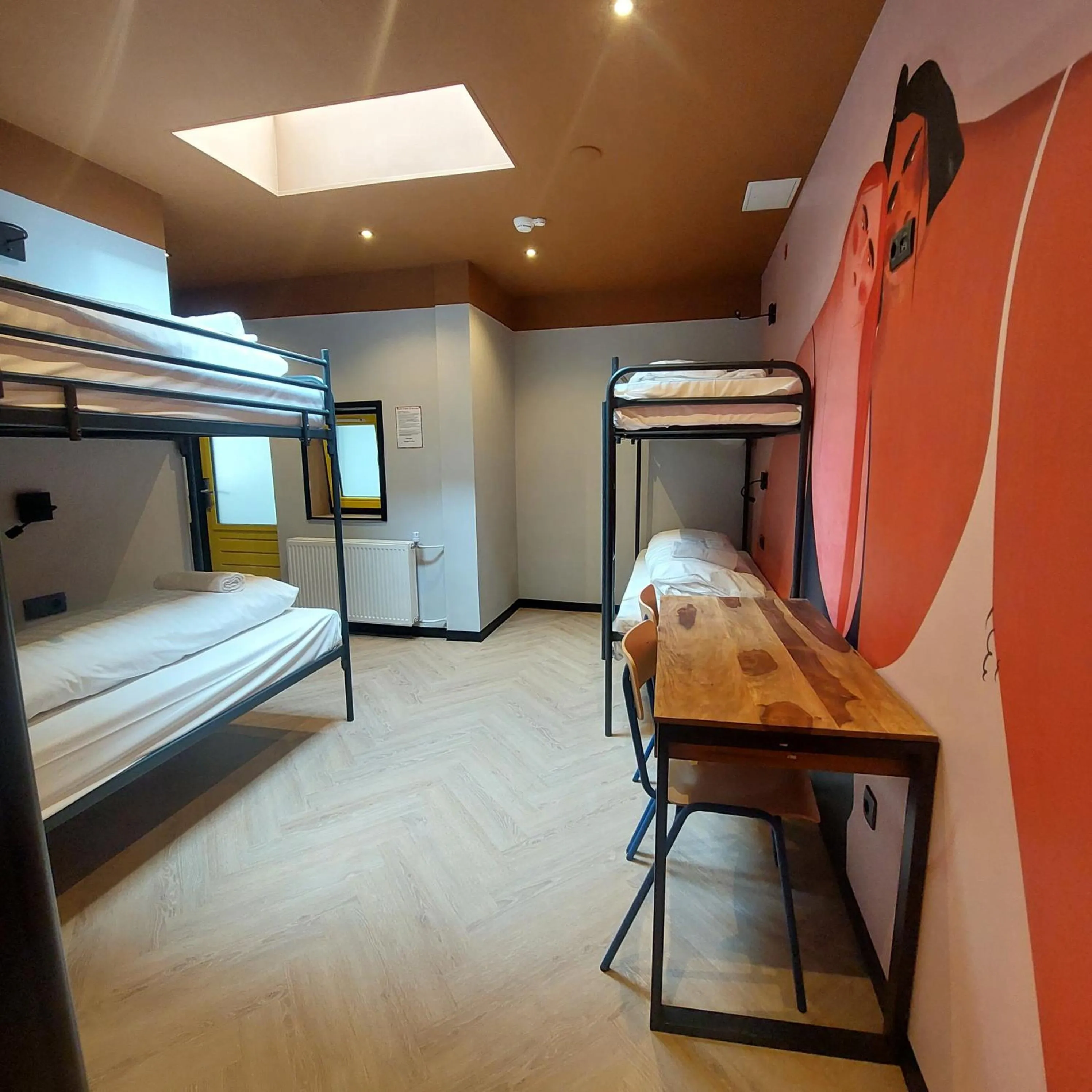 Bedroom, Bed in Heart of Amsterdam Hostel