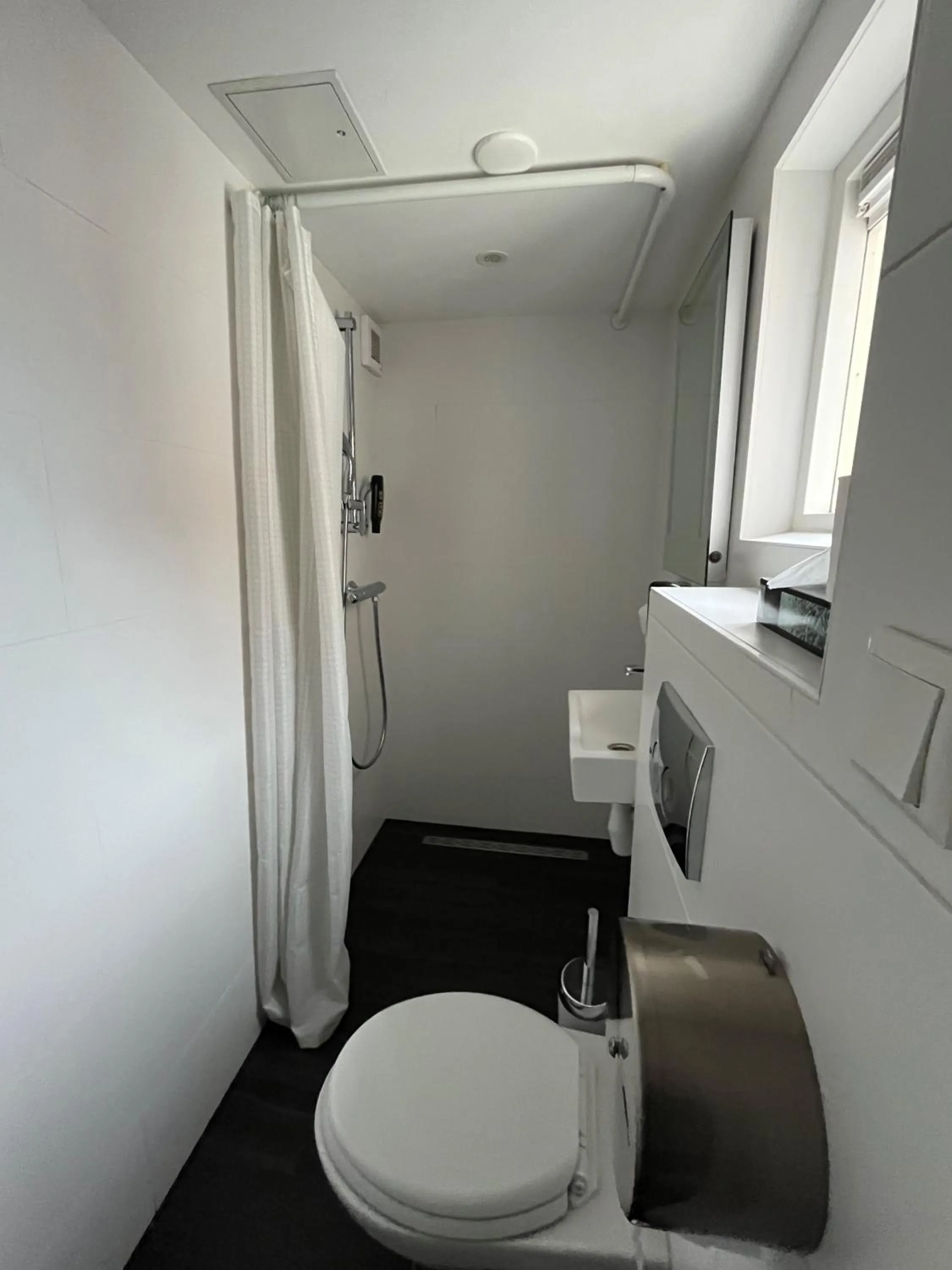 Bathroom in Heart of Amsterdam Hostel