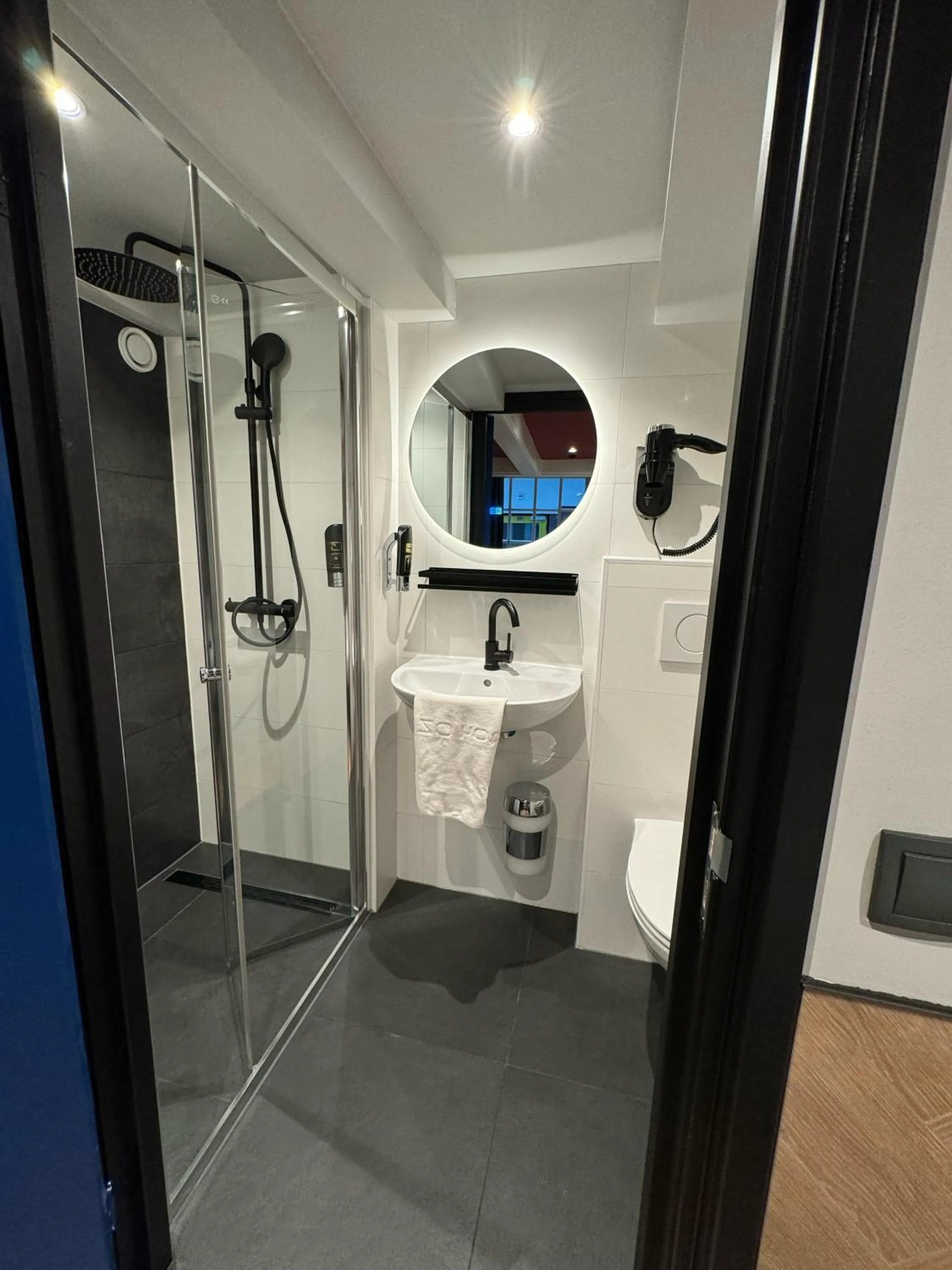 Bathroom in Heart of Amsterdam Hostel