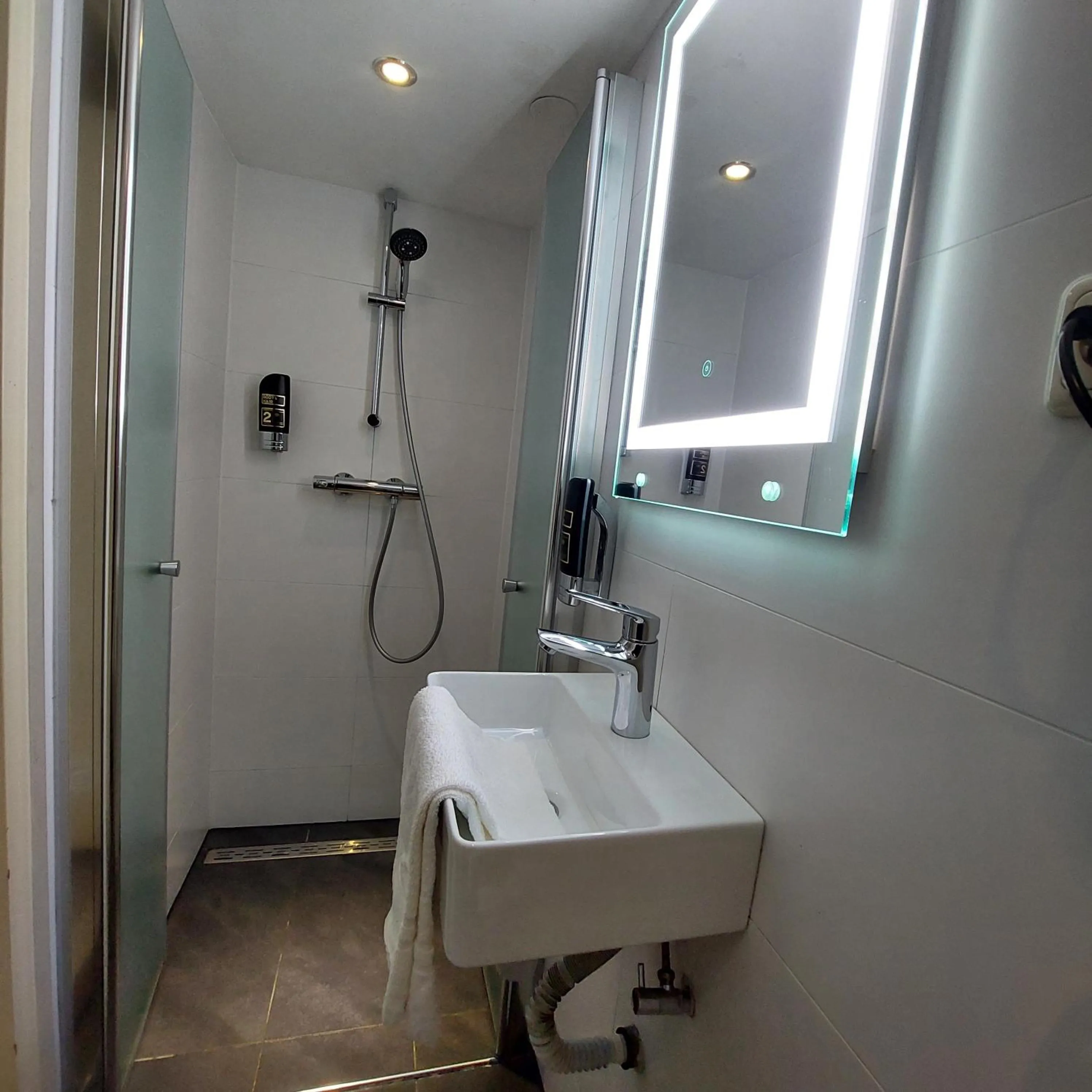 Bathroom in Heart of Amsterdam Hostel