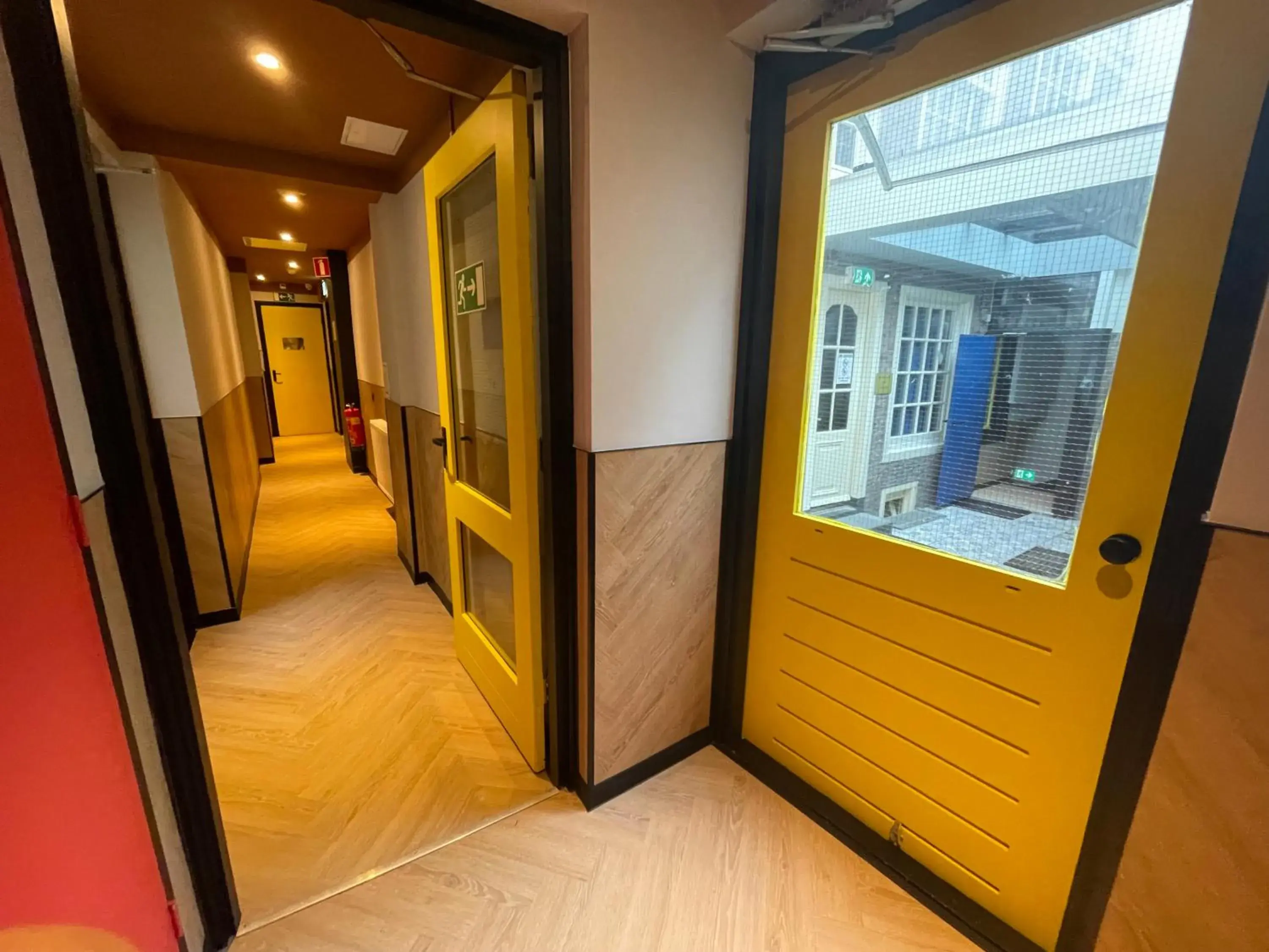 Property building in Heart of Amsterdam Hostel Property building in Heart of Amsterdam Hostel