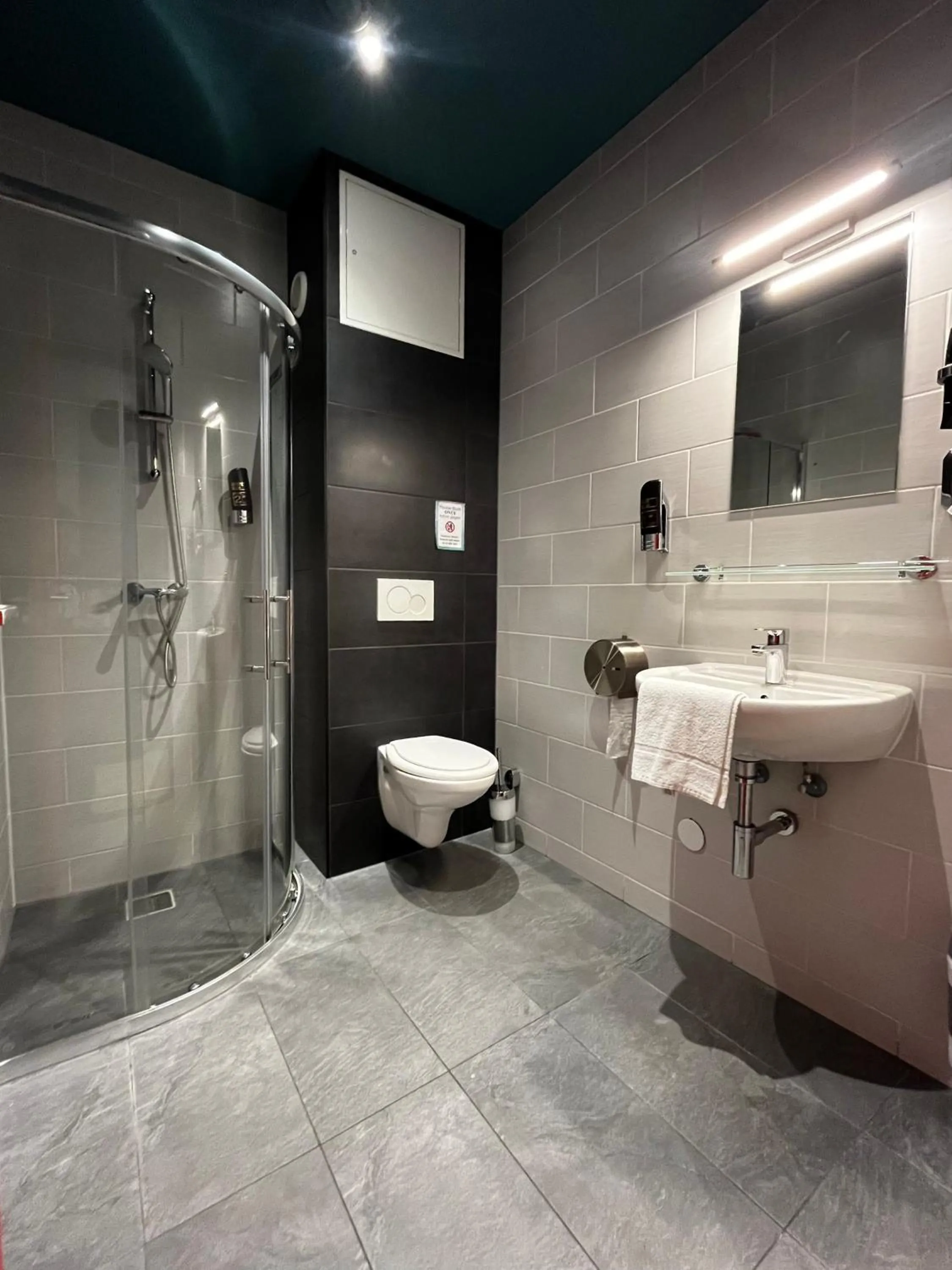 Bathroom in Heart of Amsterdam Hostel