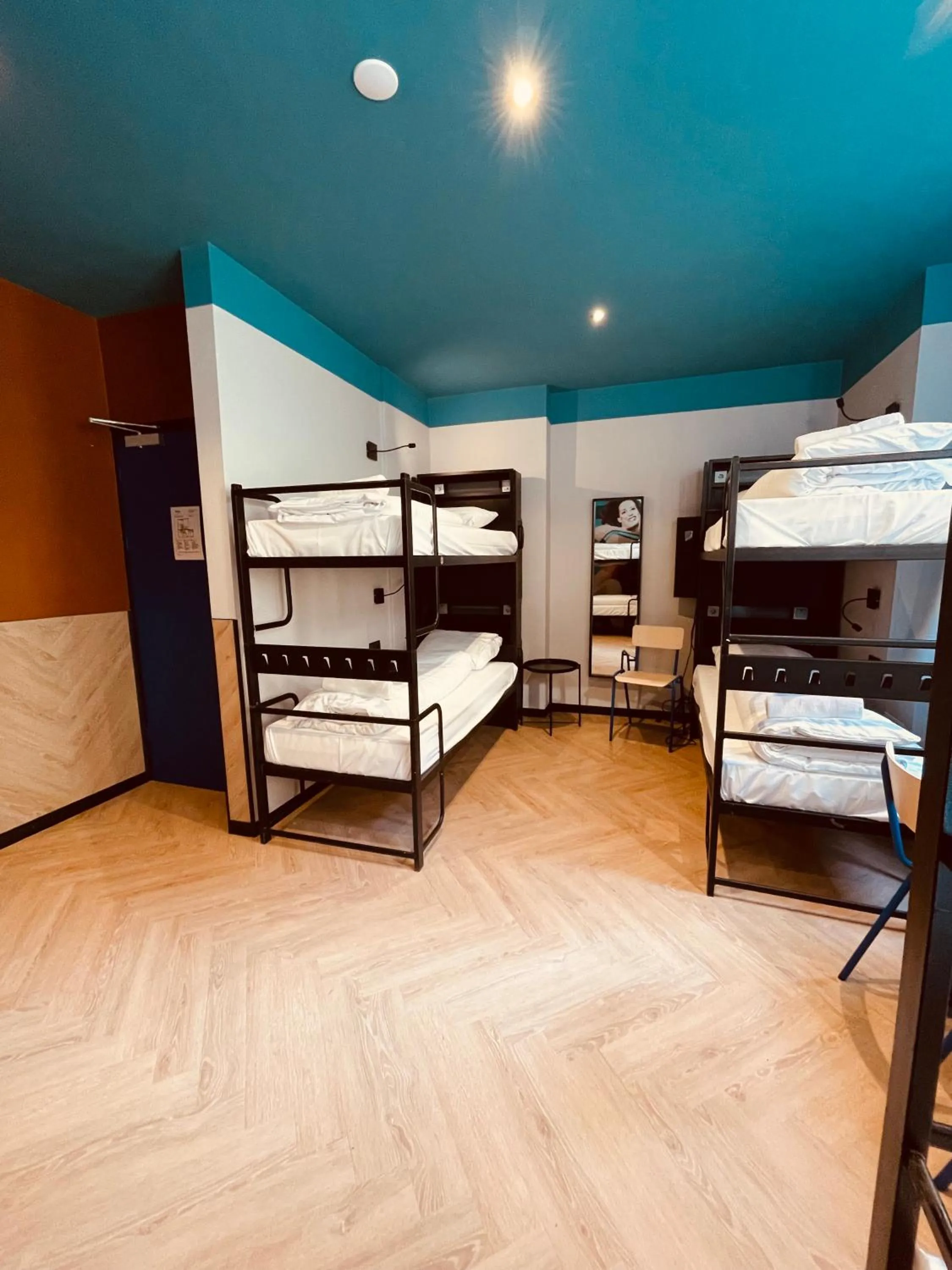 Bedroom, Bed in Heart of Amsterdam Hostel