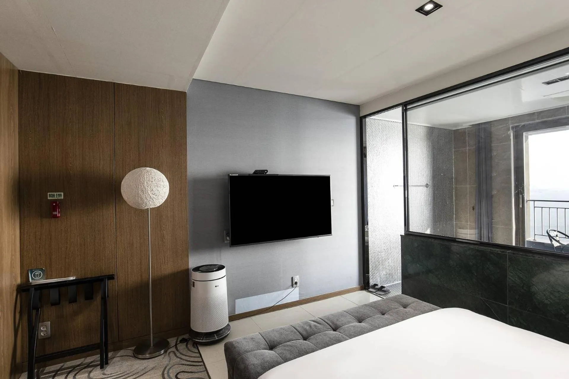 Bed in Western Grace Hotel Incheon