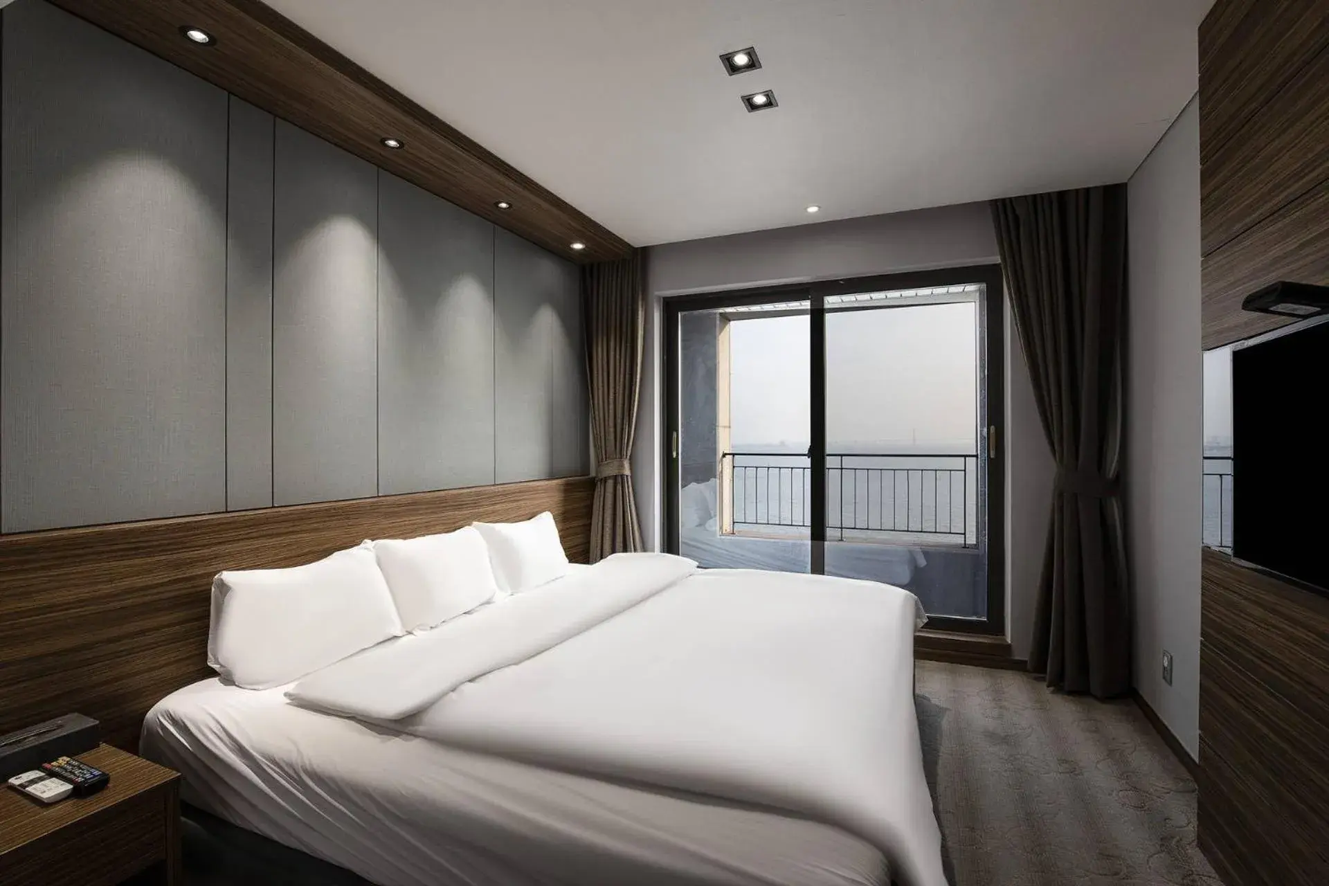 Bed in Western Grace Hotel Incheon Bed in Western Grace Hotel Incheon