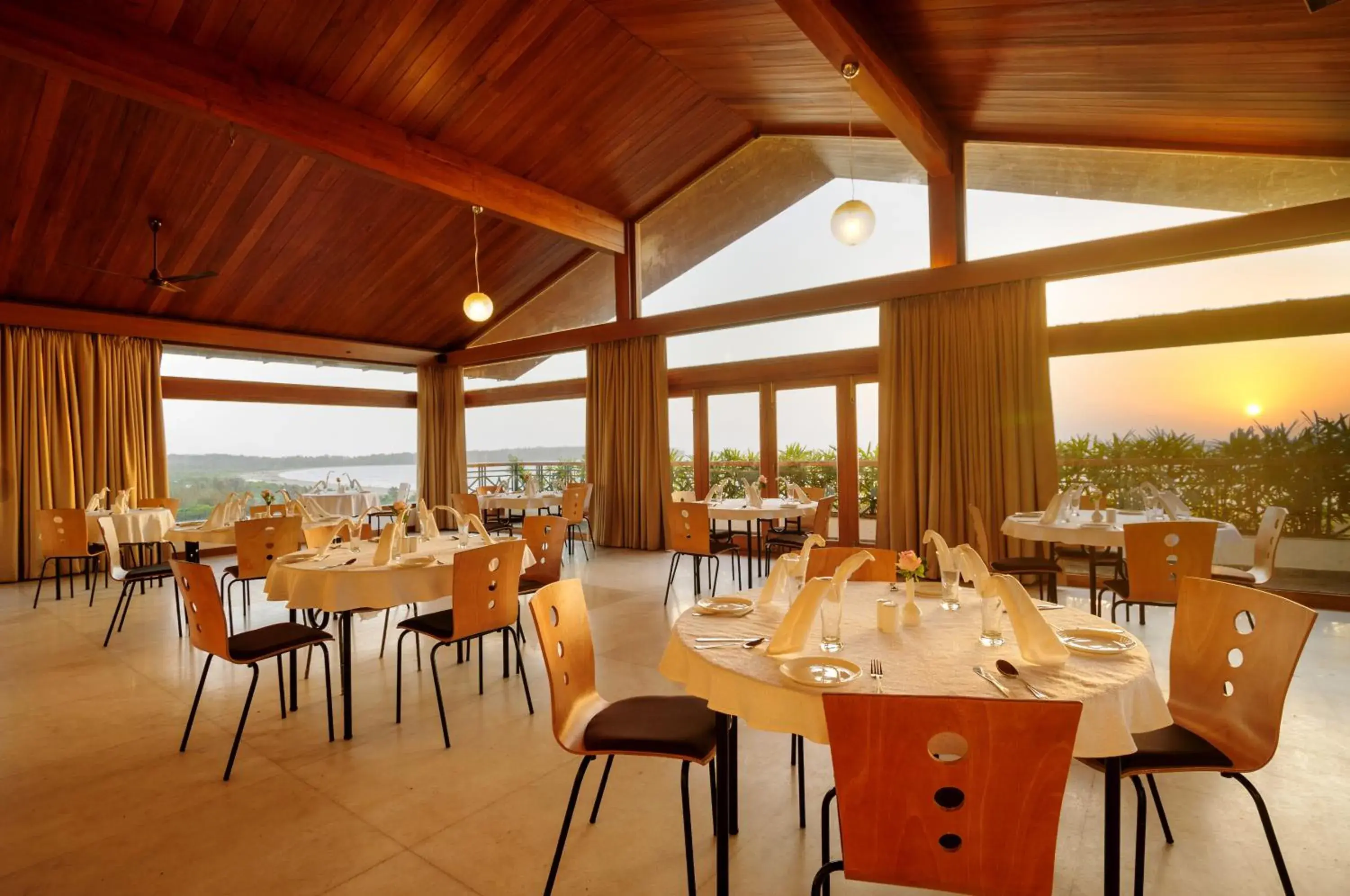 Restaurant/places to eat in Varanda Do Mar Restaurant/places to eat in Varanda Do Mar