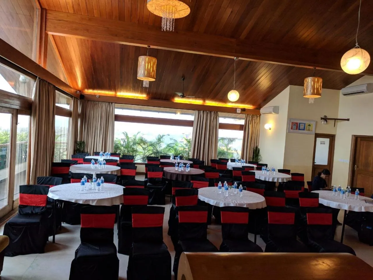 Food and drinks in Varanda Do Mar