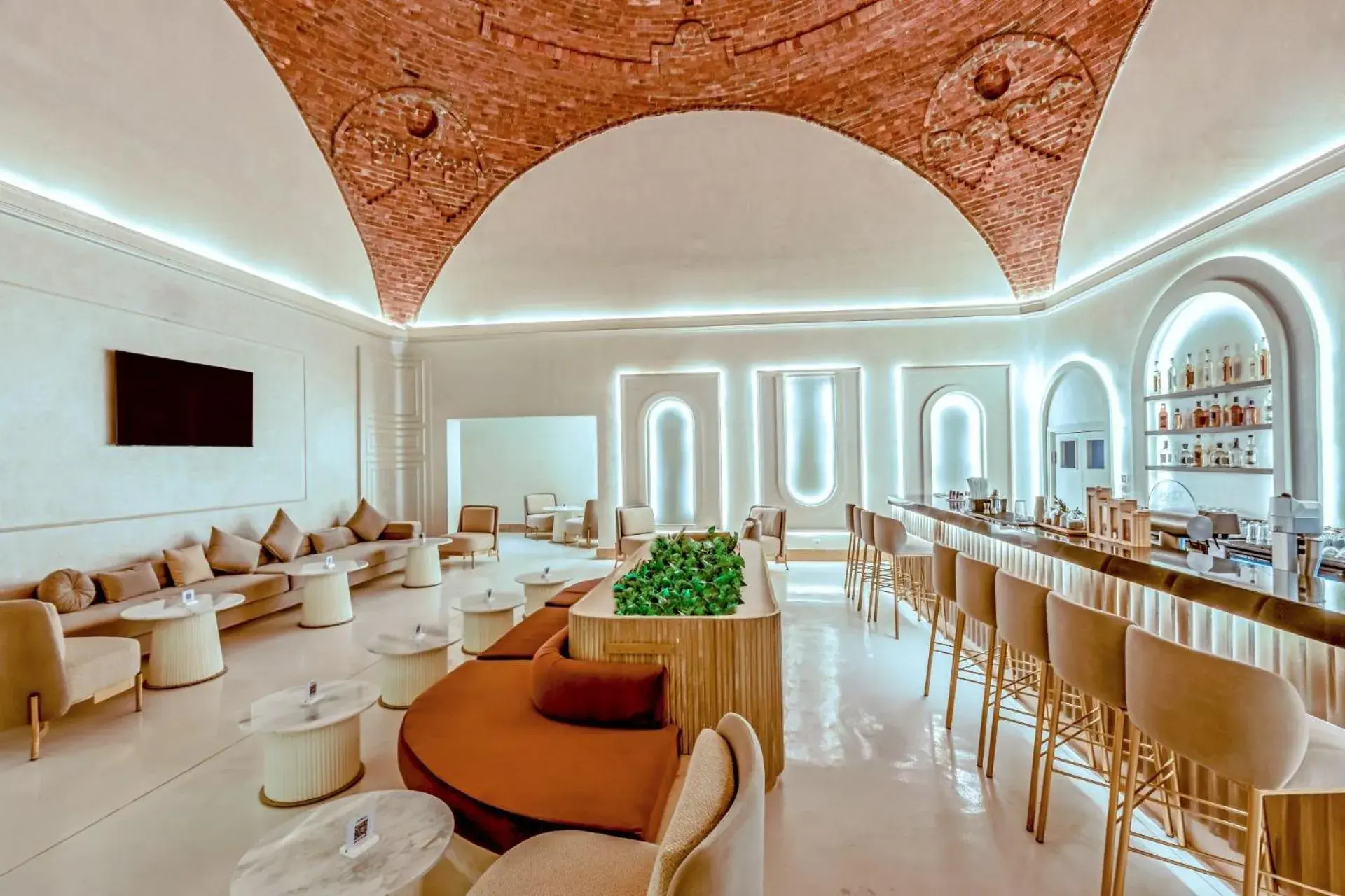 Lounge or bar in Sunrise Anjum Resort Lounge or bar in Sunrise Anjum Resort