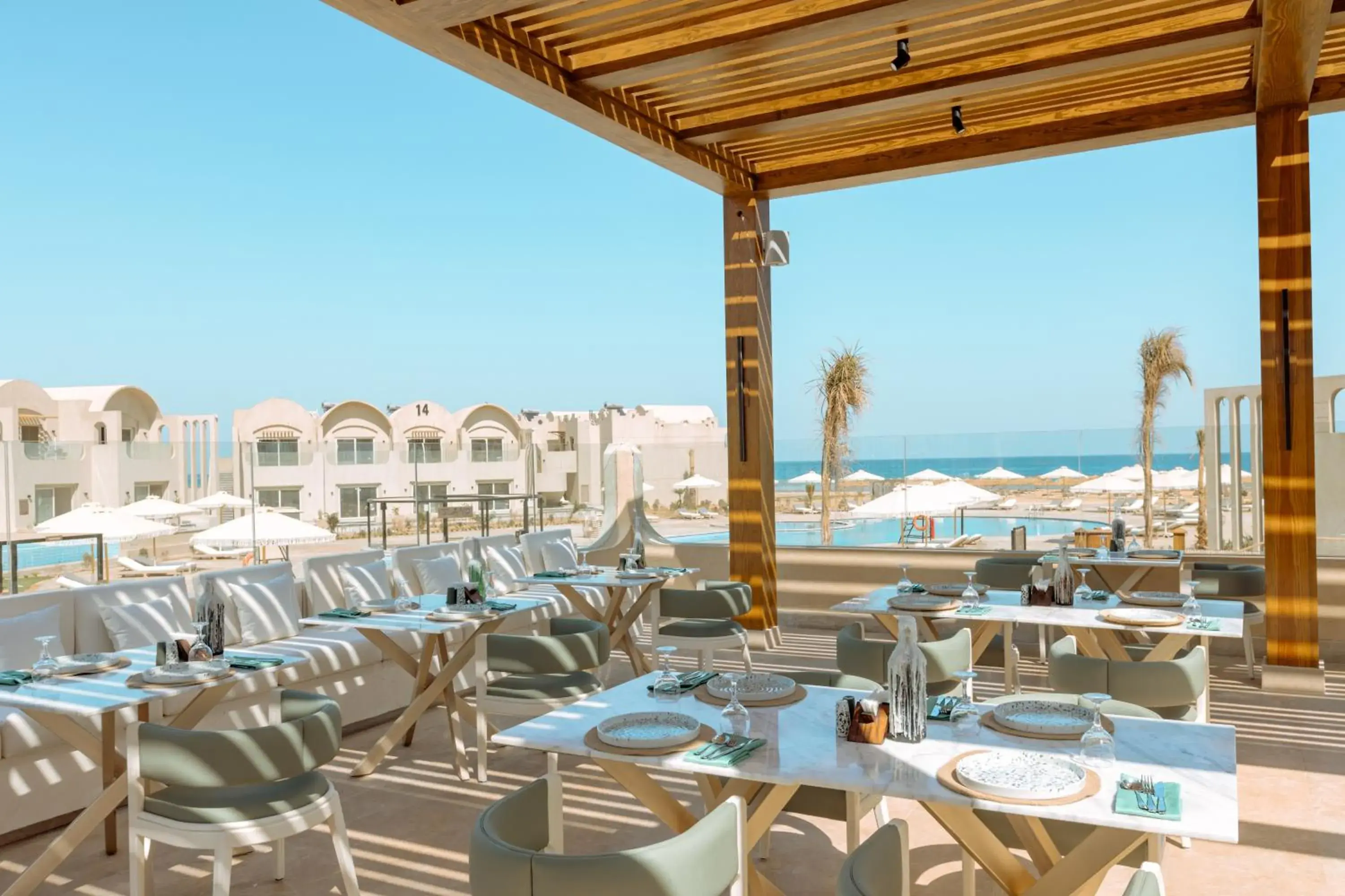 Restaurant/places to eat in Sunrise Anjum Resort Restaurant/places to eat in Sunrise Anjum Resort