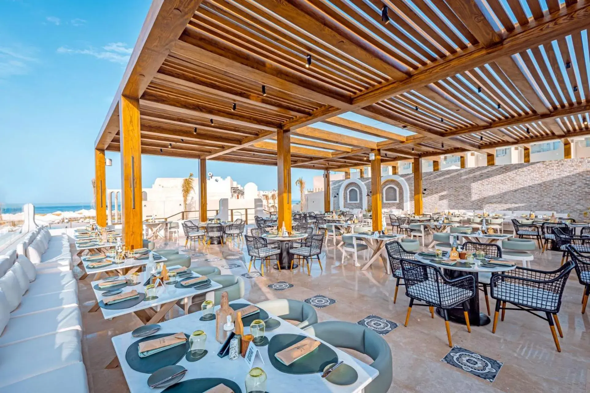 Restaurant/places to eat in Sunrise Anjum Resort Restaurant/places to eat in Sunrise Anjum Resort