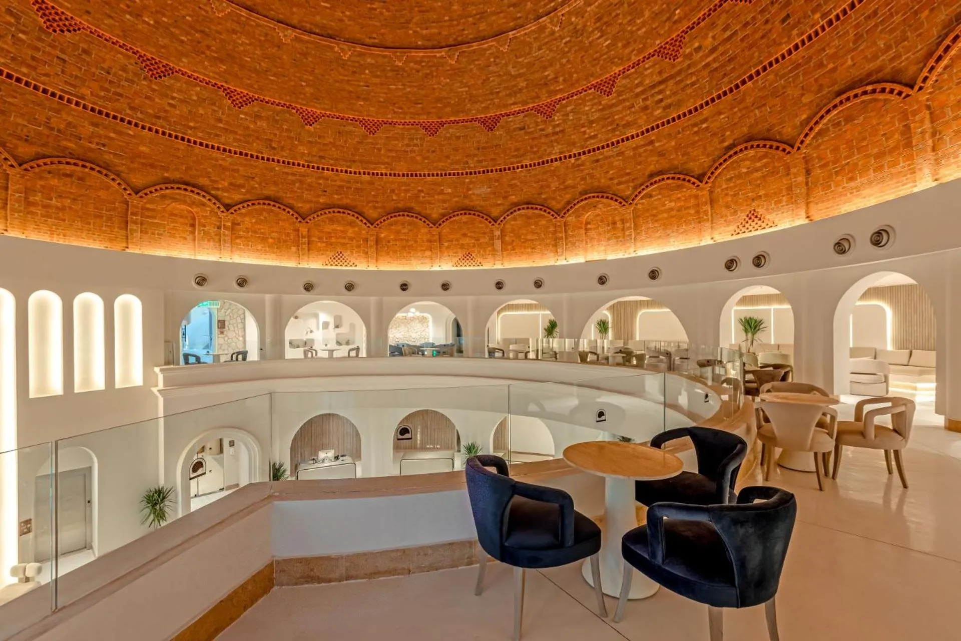 Lounge or bar in Sunrise Anjum Resort