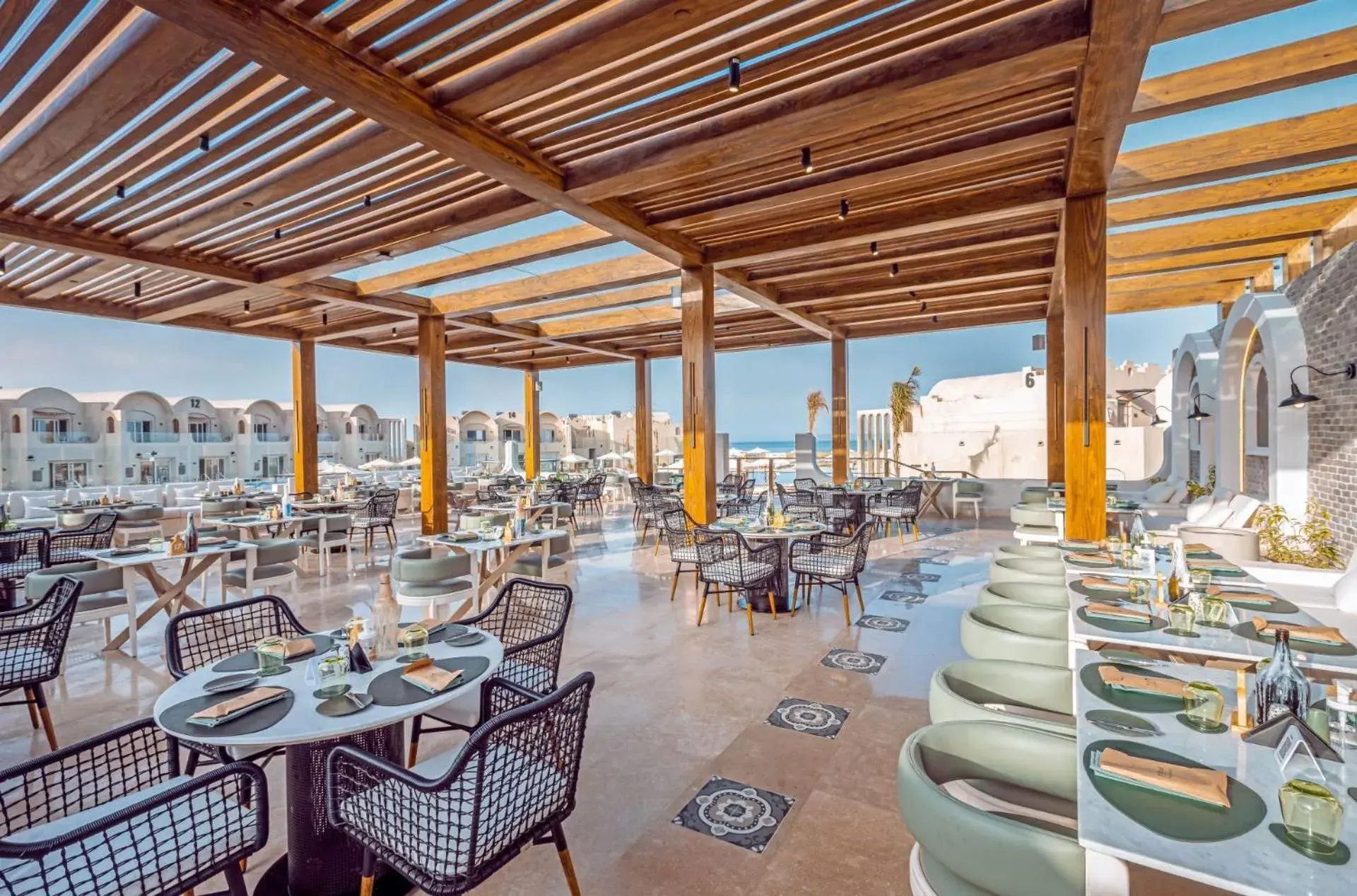 Restaurant/places to eat in Sunrise Anjum Resort Restaurant/places to eat in Sunrise Anjum Resort