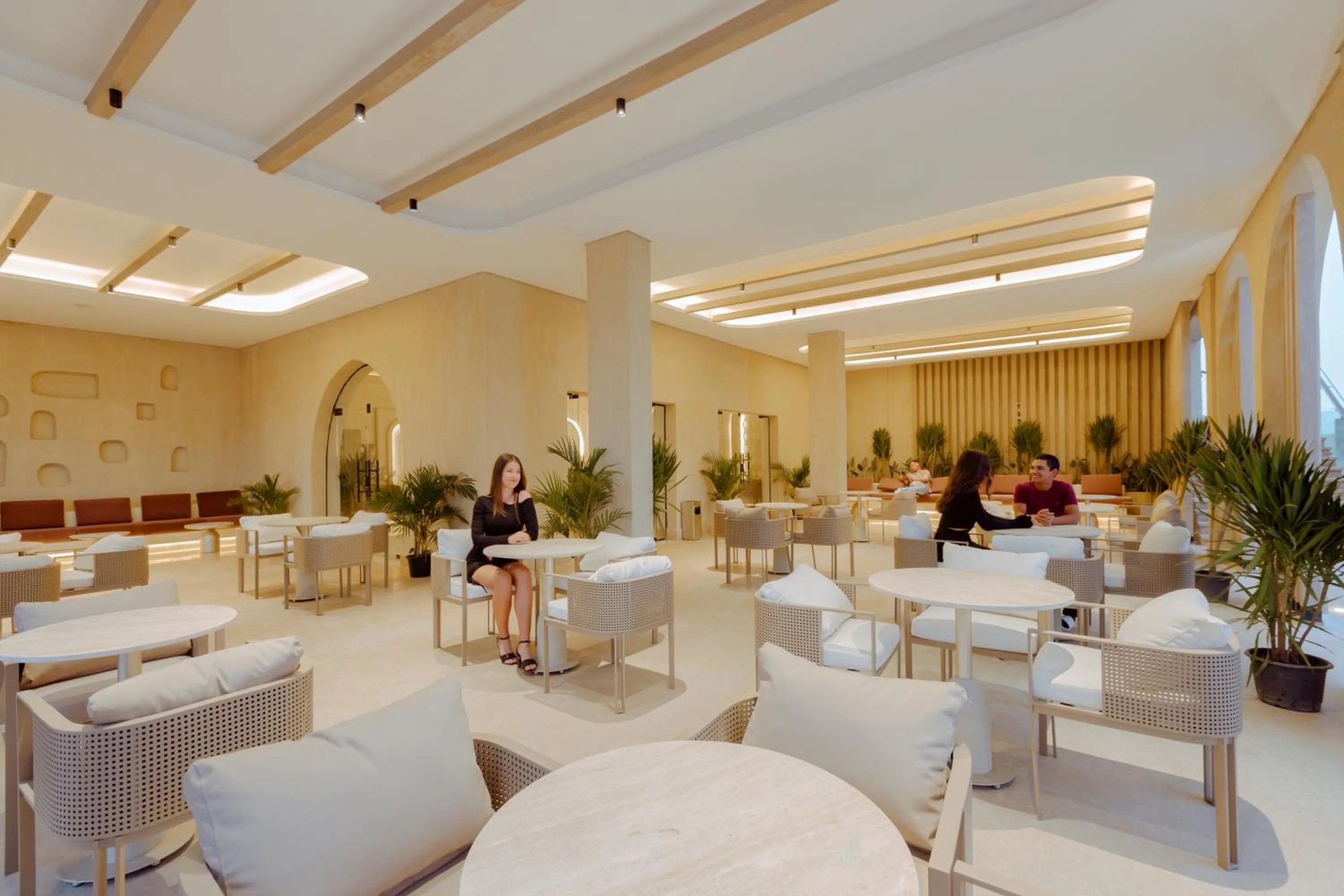 Restaurant/places to eat in Sunrise Anjum Resort