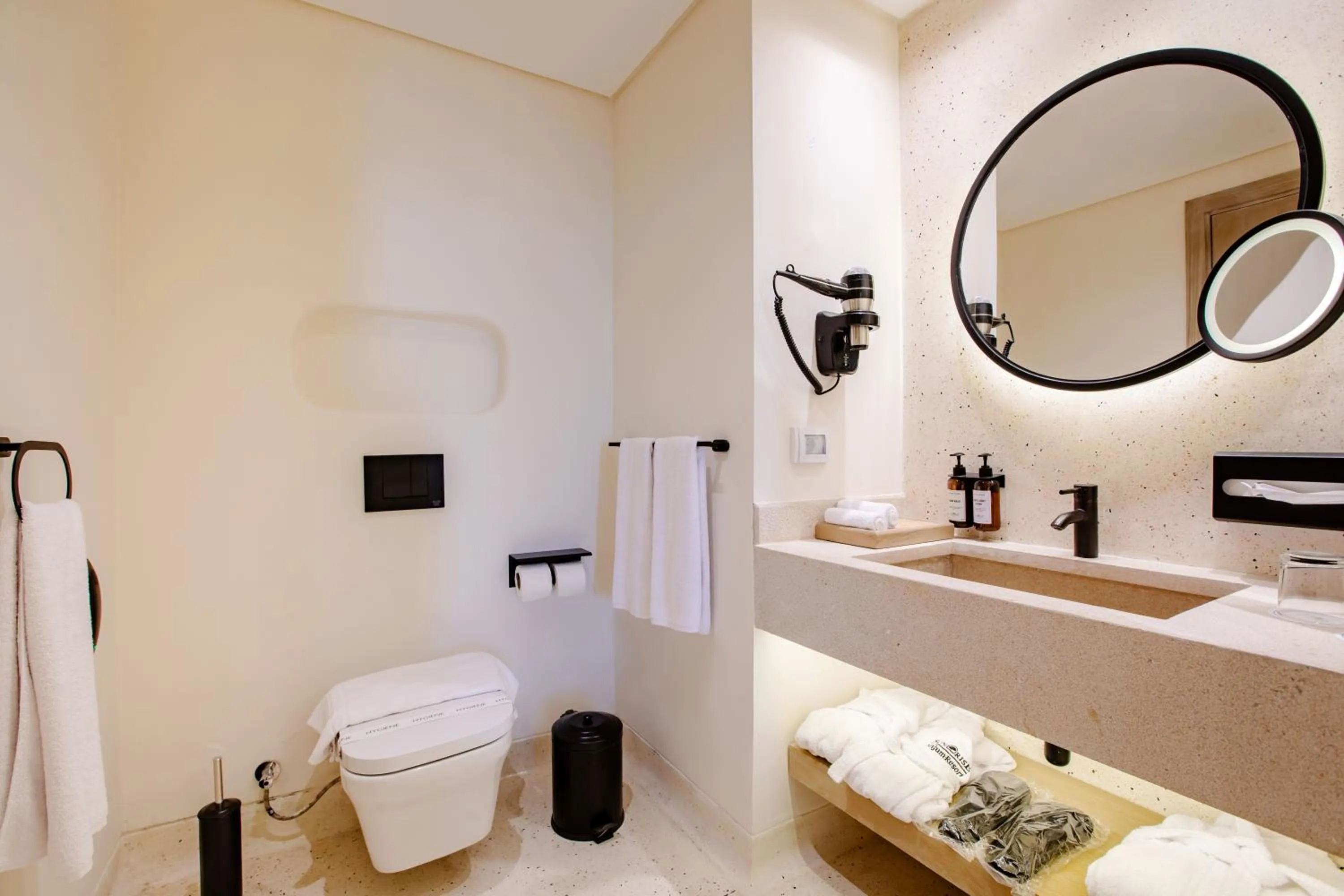 Bathroom in Sunrise Anjum Resort