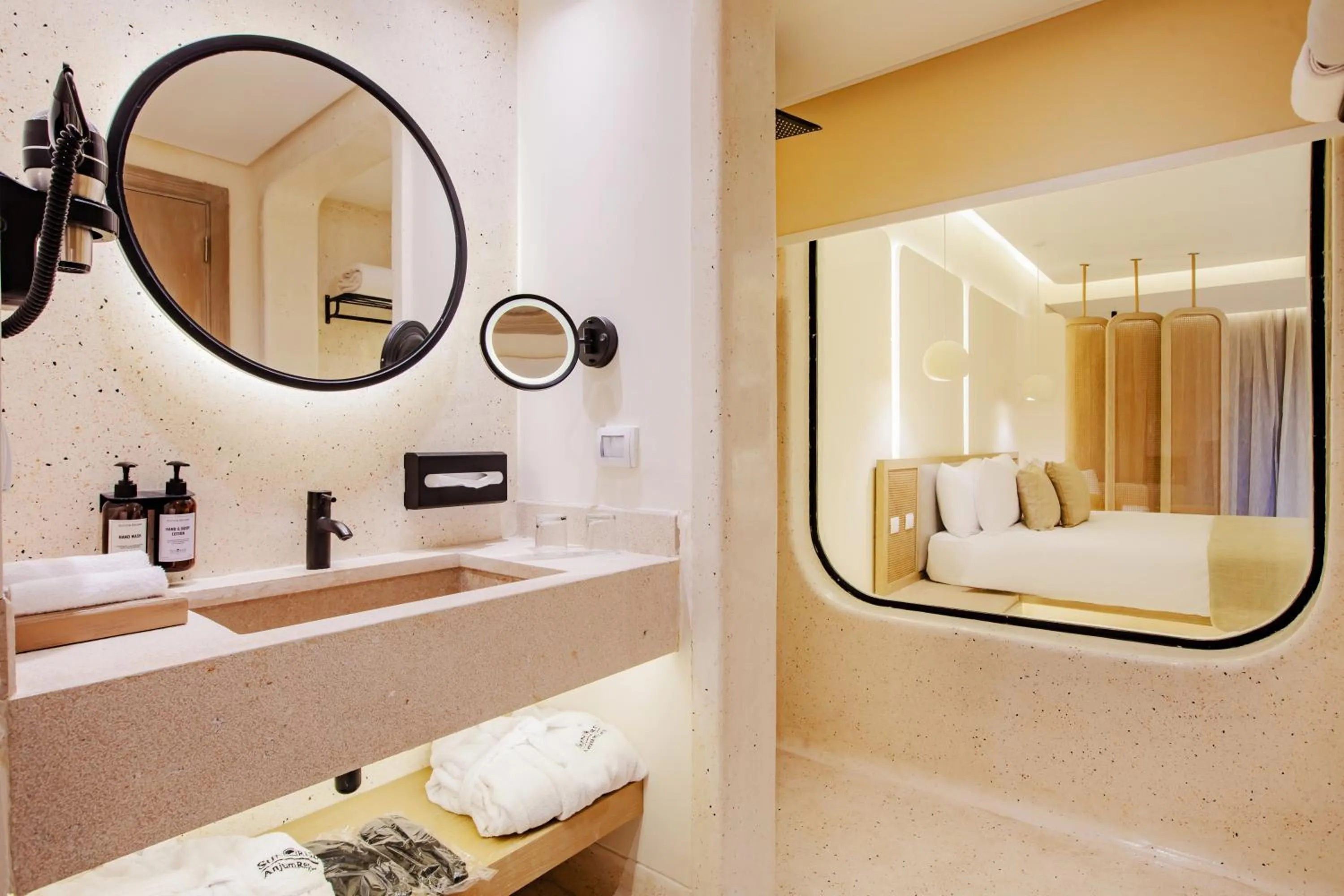 Shower in Sunrise Anjum Resort