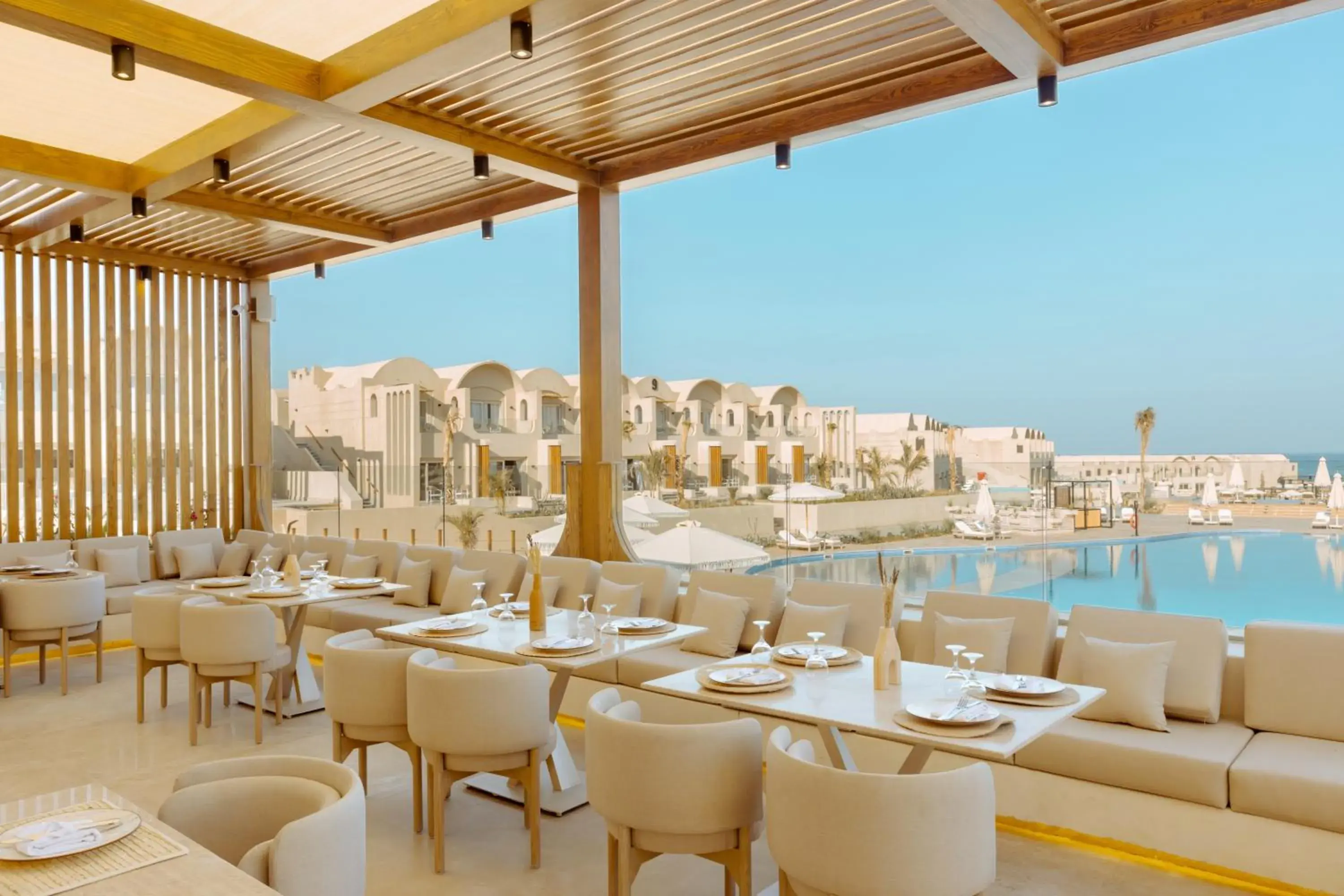 Restaurant/places to eat in Sunrise Anjum Resort Restaurant/places to eat in Sunrise Anjum Resort