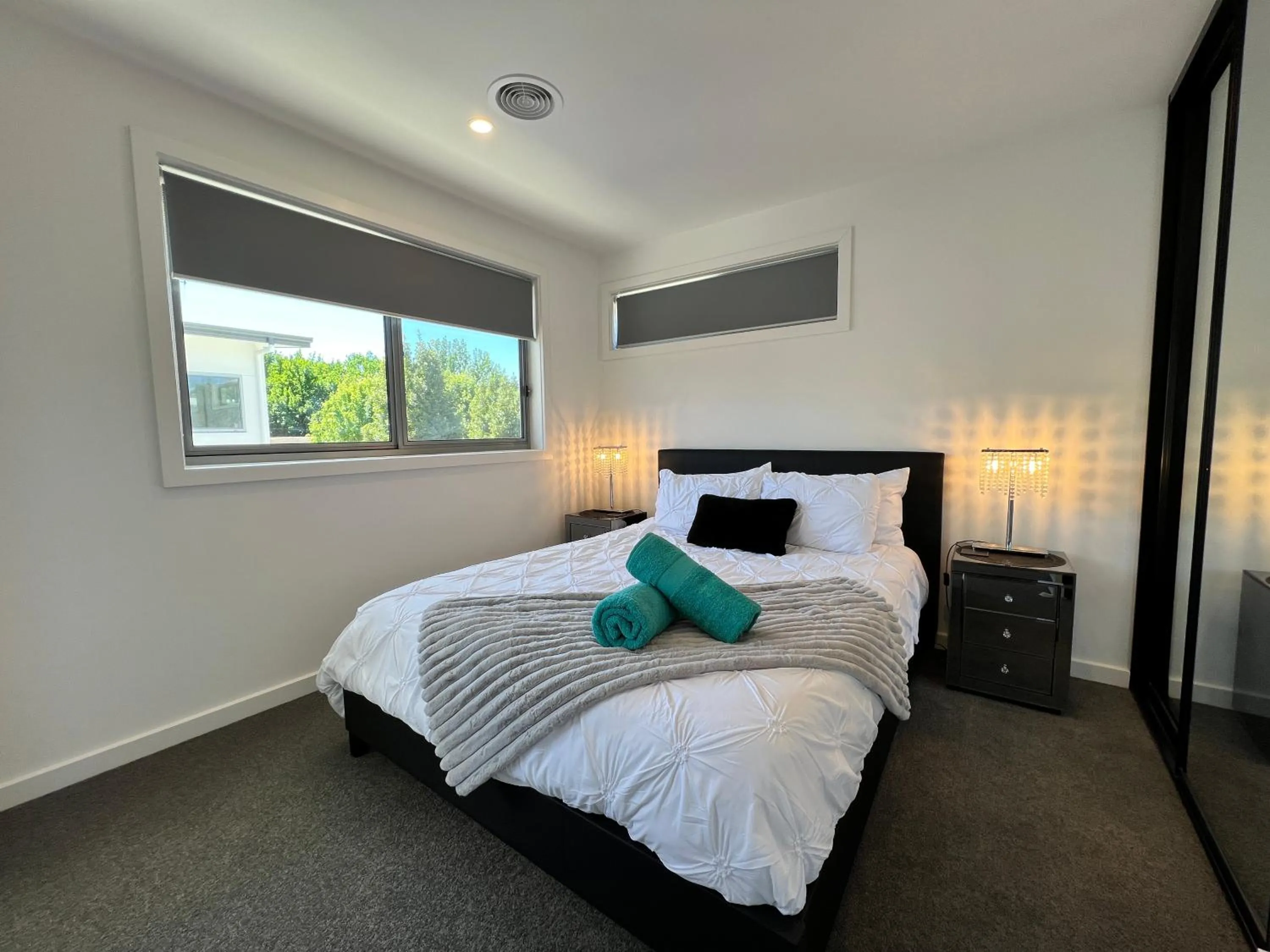 Stunning Dickson Luxe 3BR 2Bath Double Garage WiFi Brand New Home