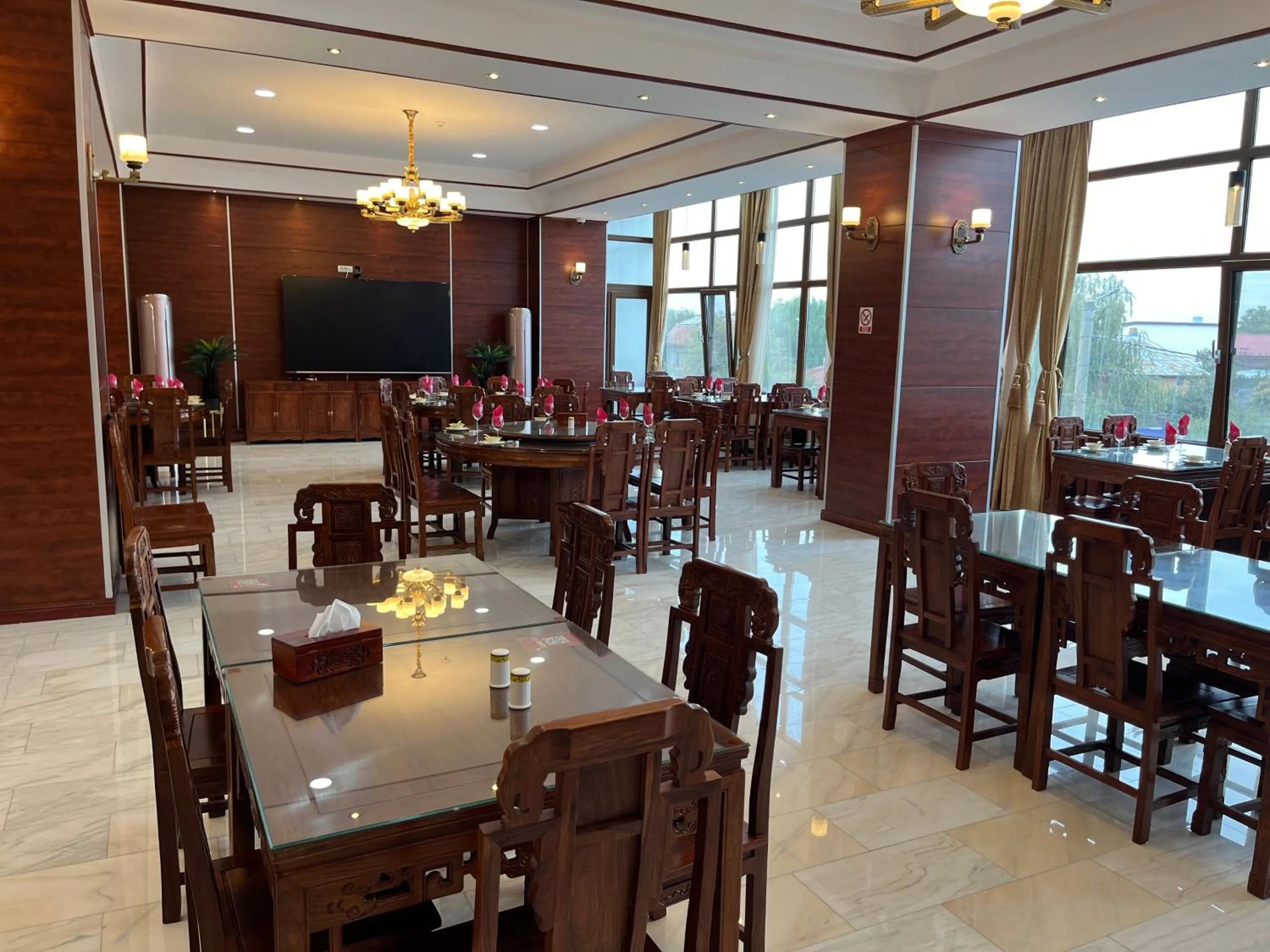 Restaurant/places to eat in PEACE HOUSE