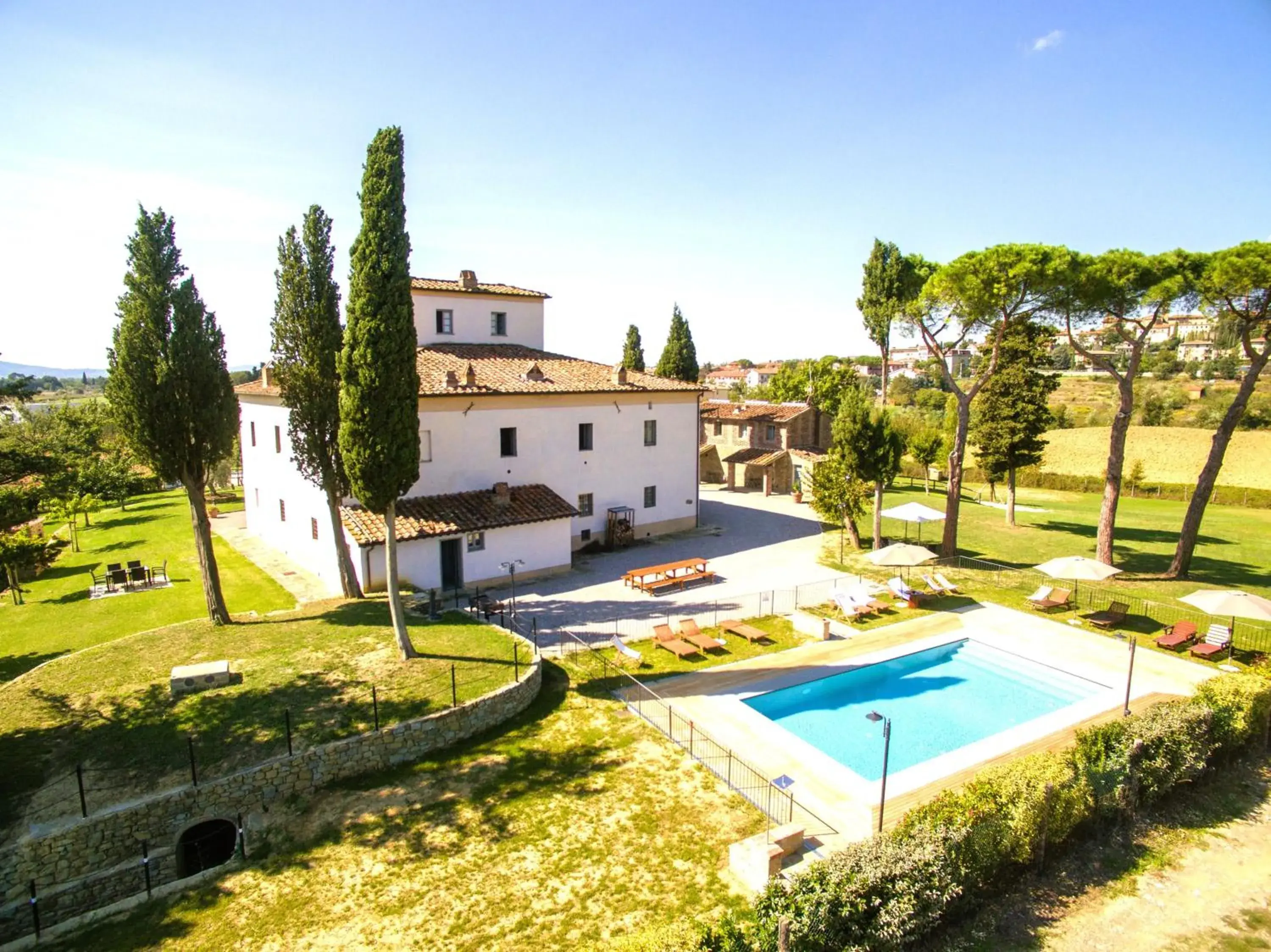 Farmhouse with swimming pool surrounded by greenery just 20 minutes from Arezzo Farmhouse with swimming pool surrounded by greenery just 20 minutes from Arezzo