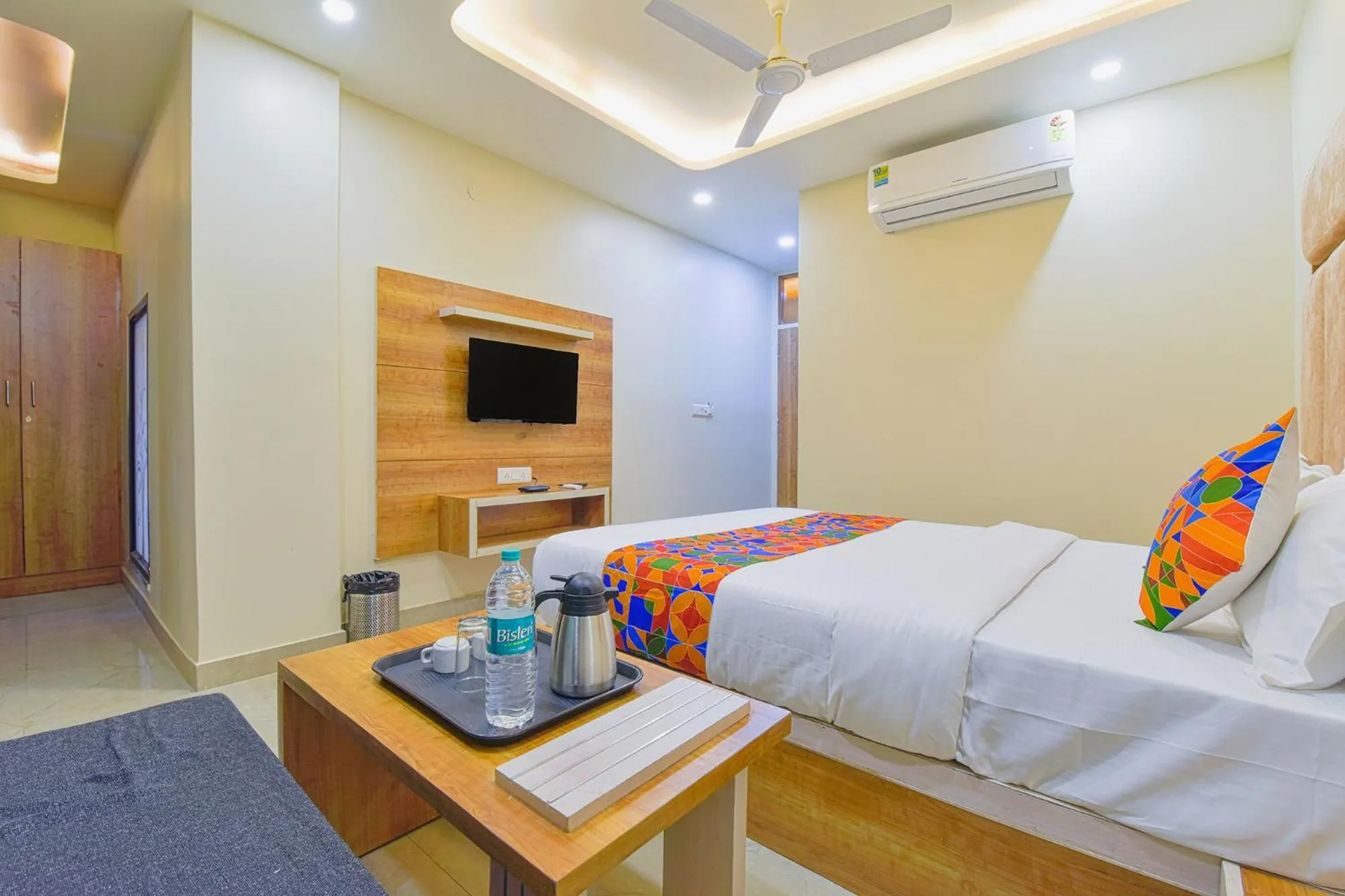 Bed in FabHotel Bohra International