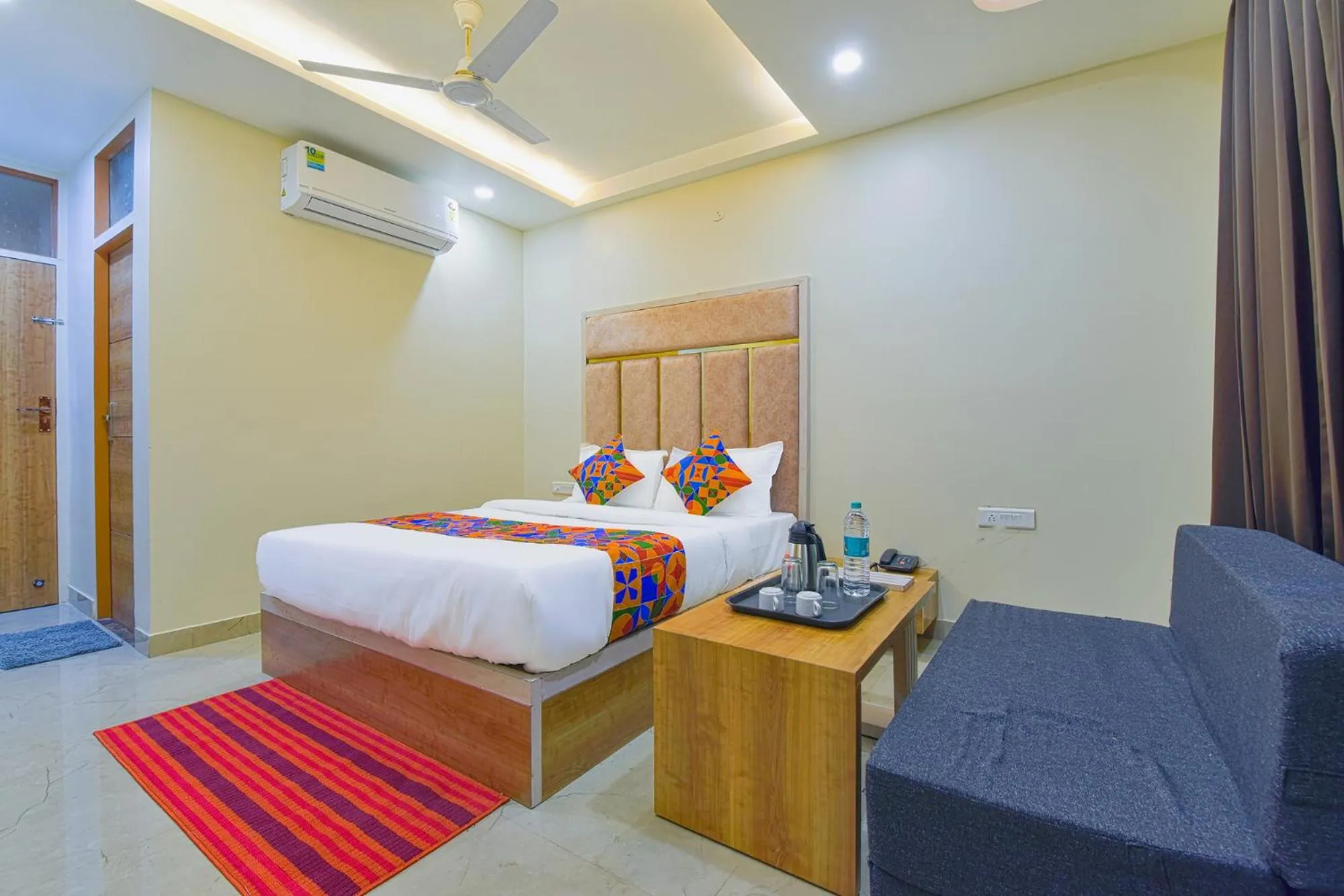 Bed in FabHotel Bohra International