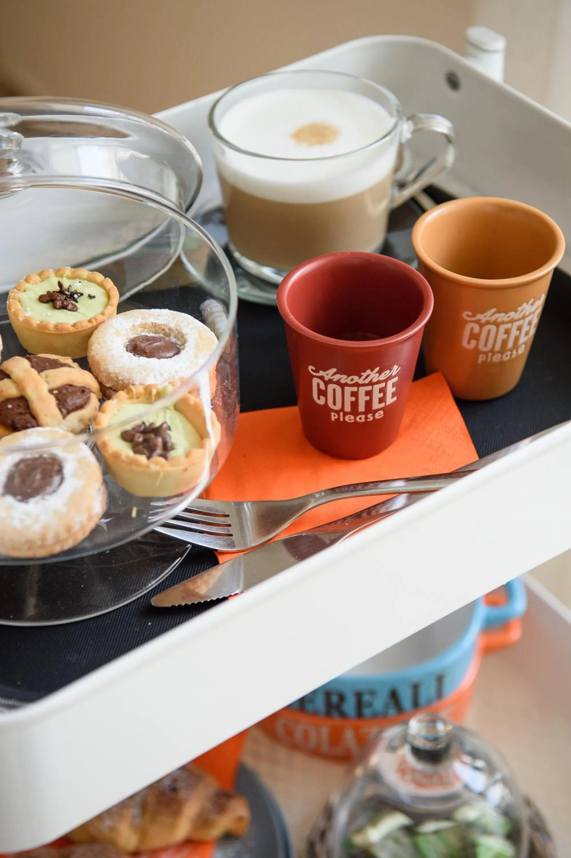 Food and drinks in La Maison des Tout le Monde