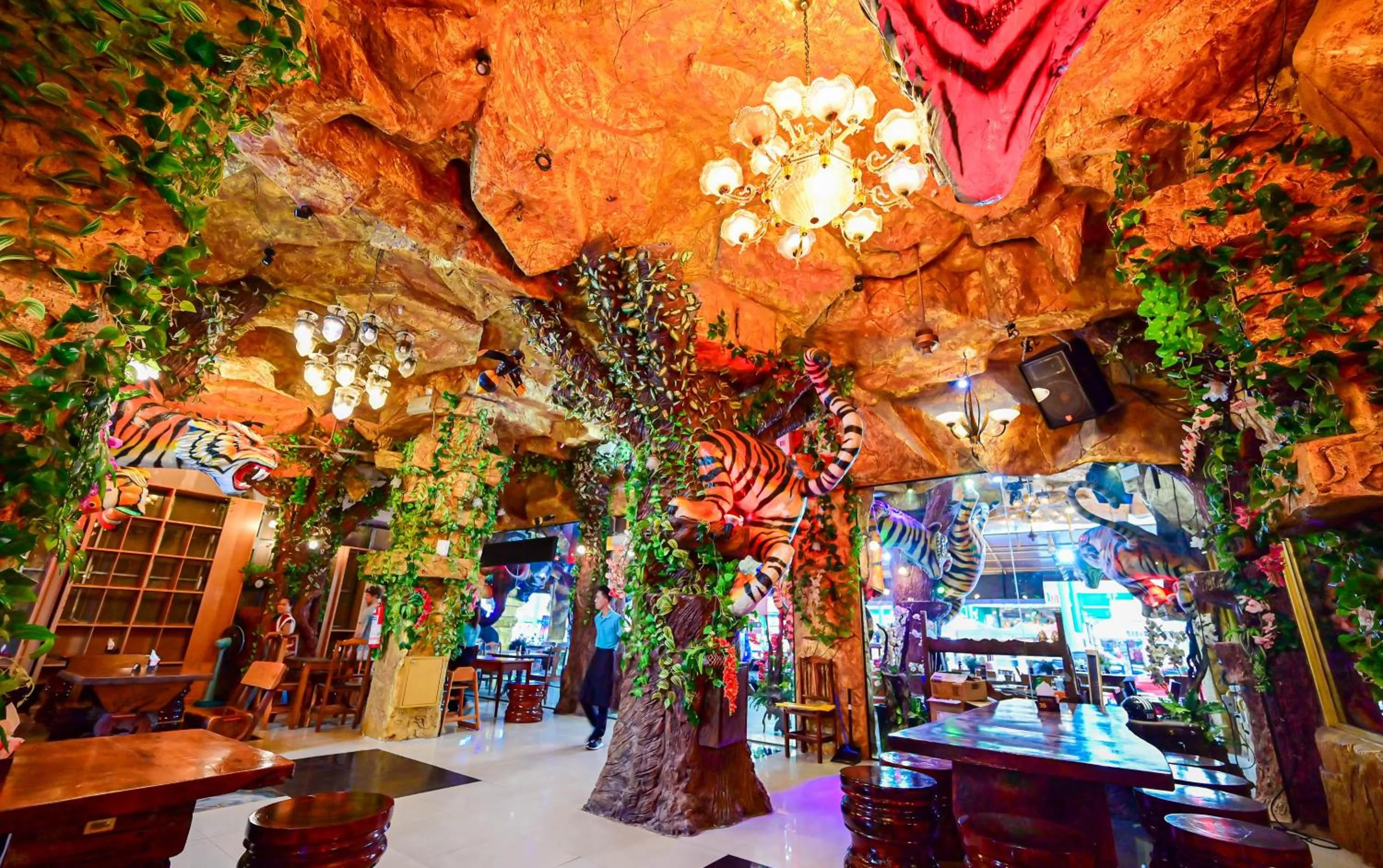 Restaurant/places to eat in Tiger Complex Hotel