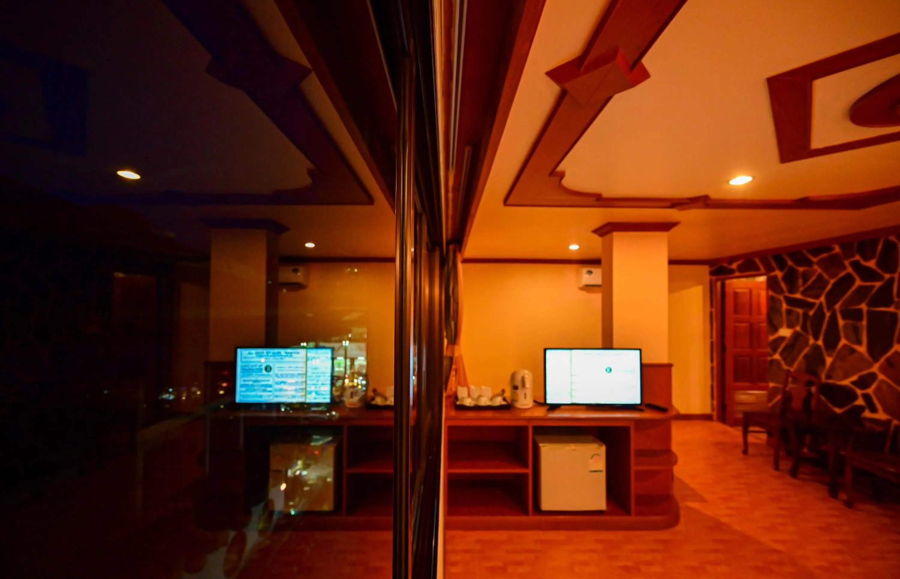 TV and multimedia in Tiger Complex Hotel