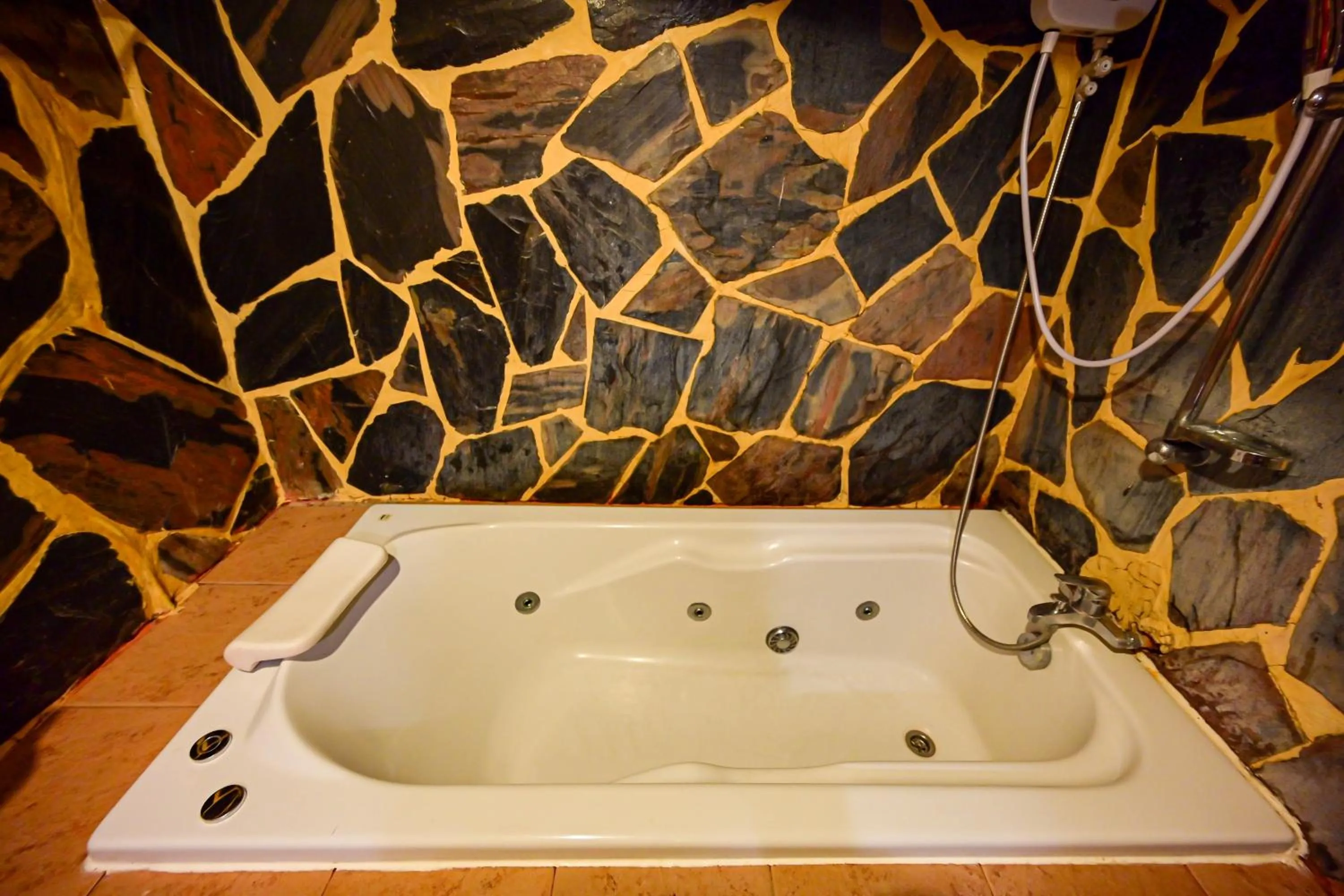 Bathroom in Tiger Complex Hotel