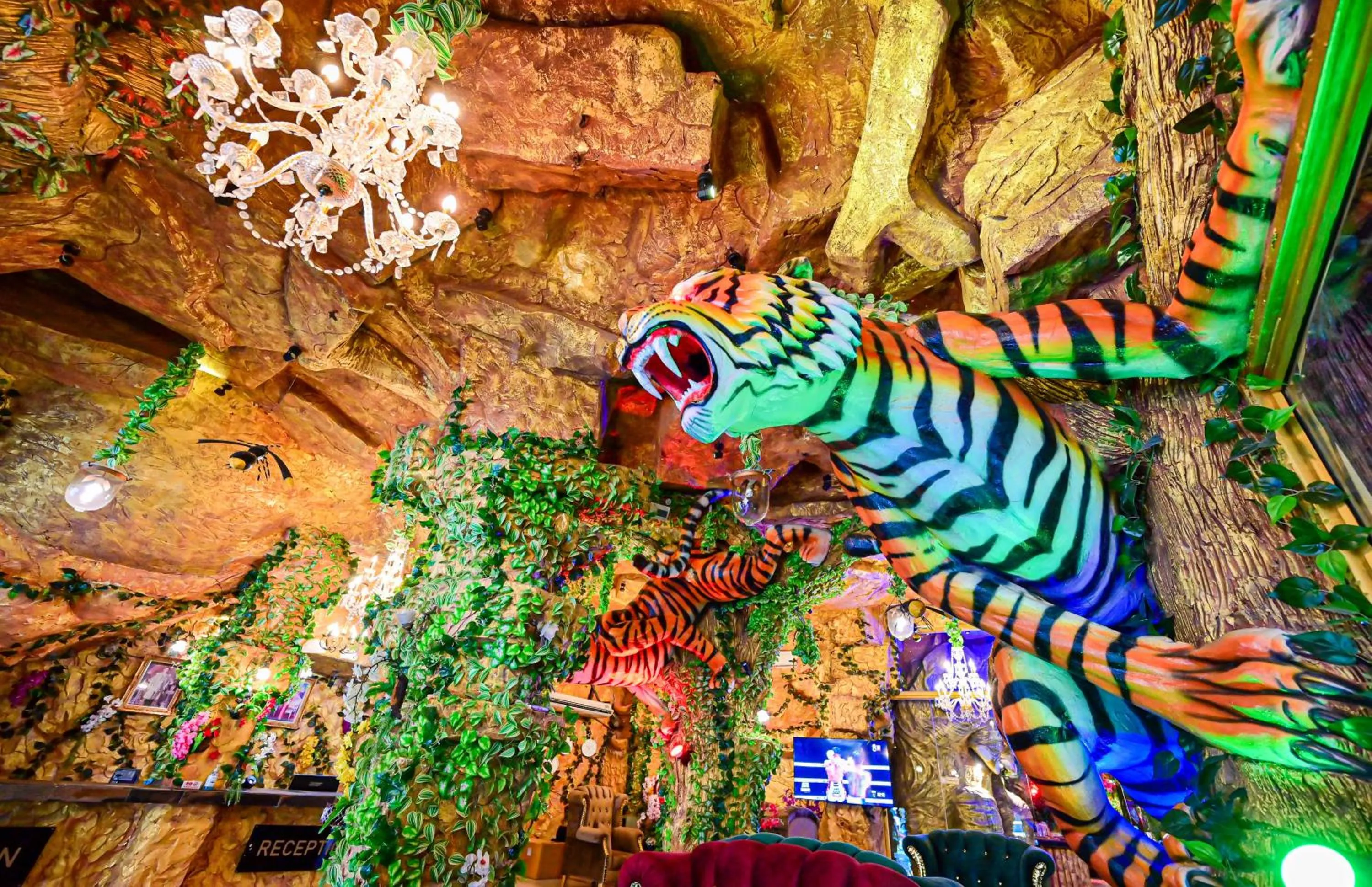 Restaurant/places to eat in Tiger Complex Hotel