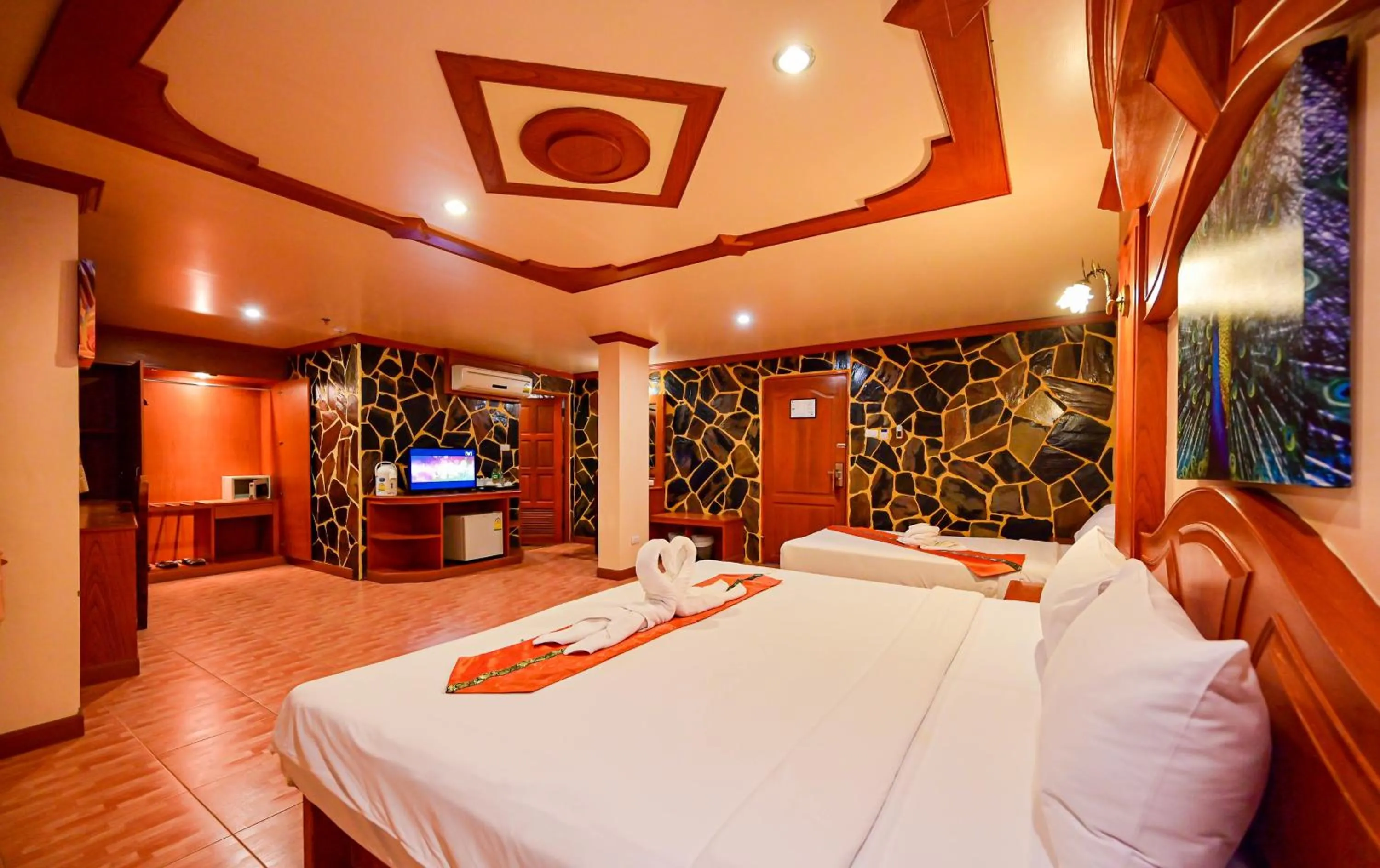 Bedroom, Bed in Tiger Complex Hotel