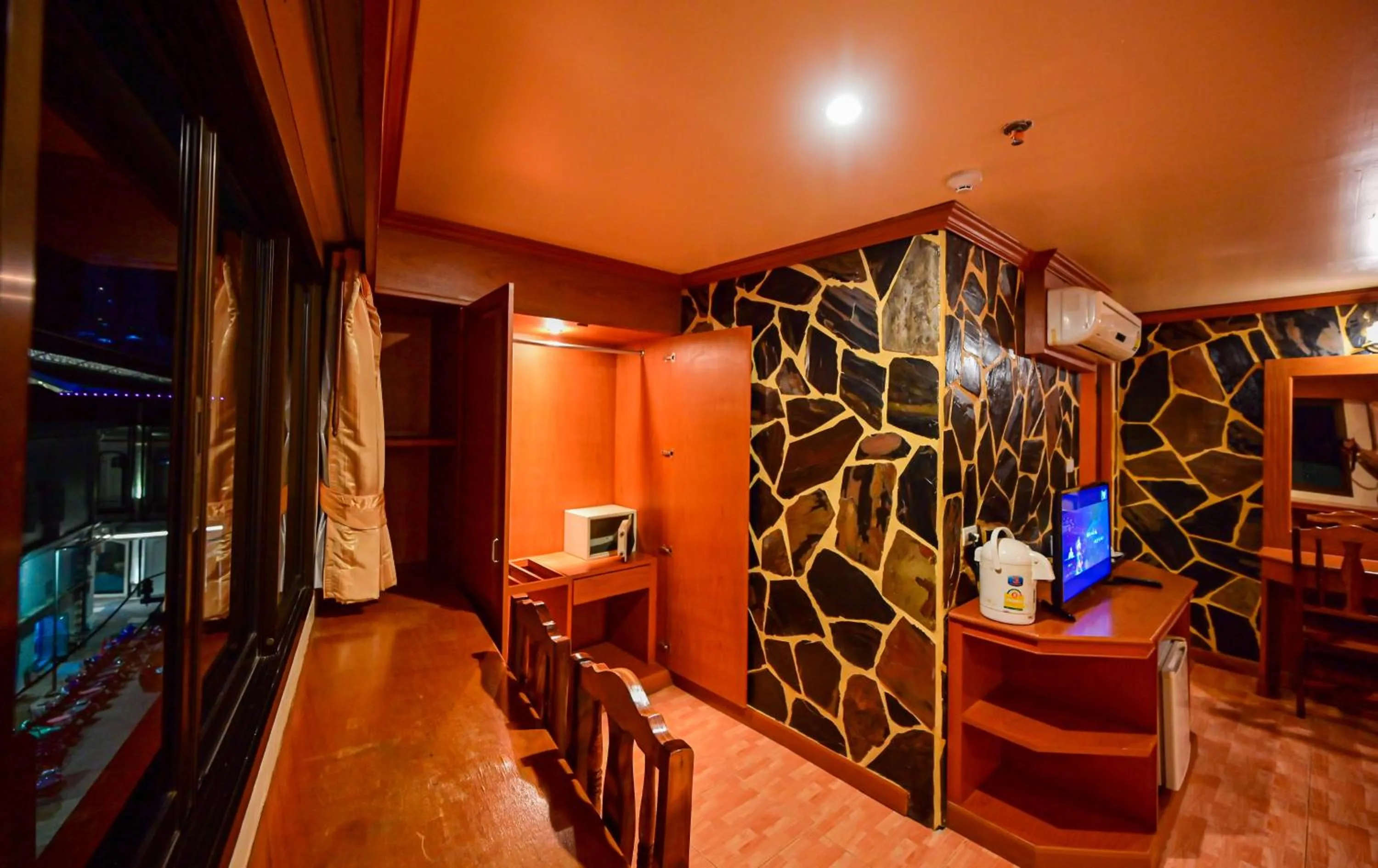 TV and multimedia in Tiger Complex Hotel