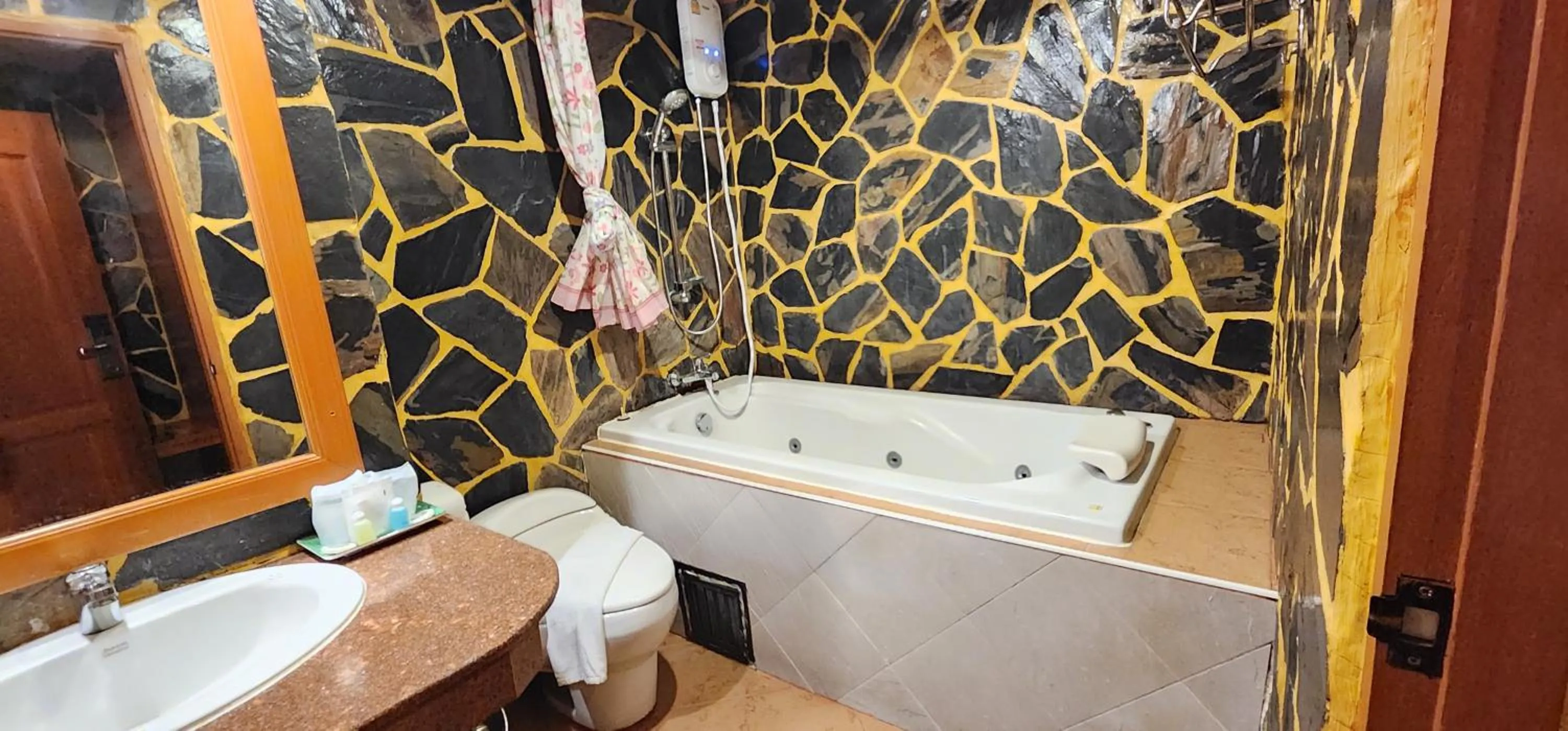 Bathroom in Tiger Complex Hotel