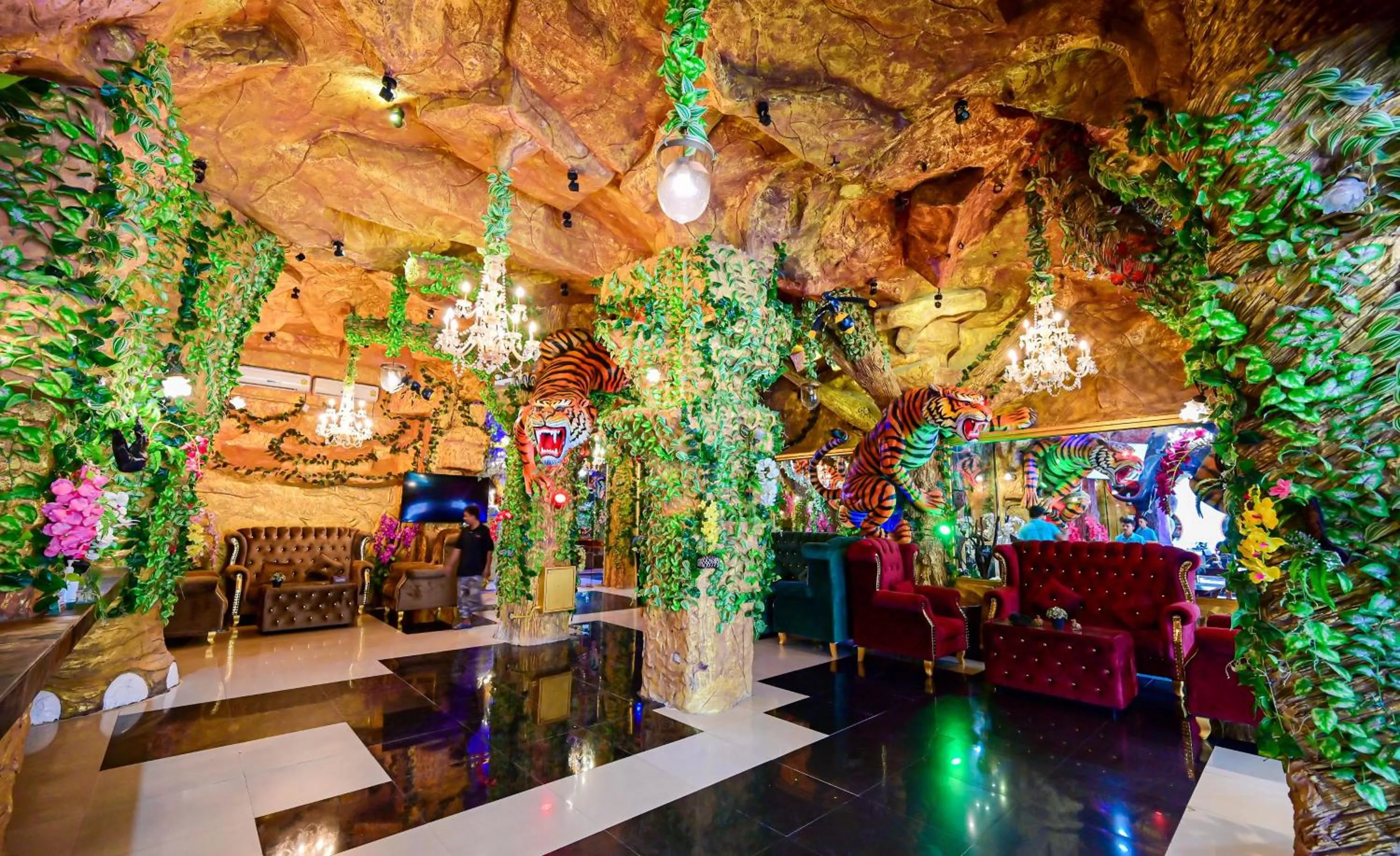 Restaurant/places to eat in Tiger Complex Hotel