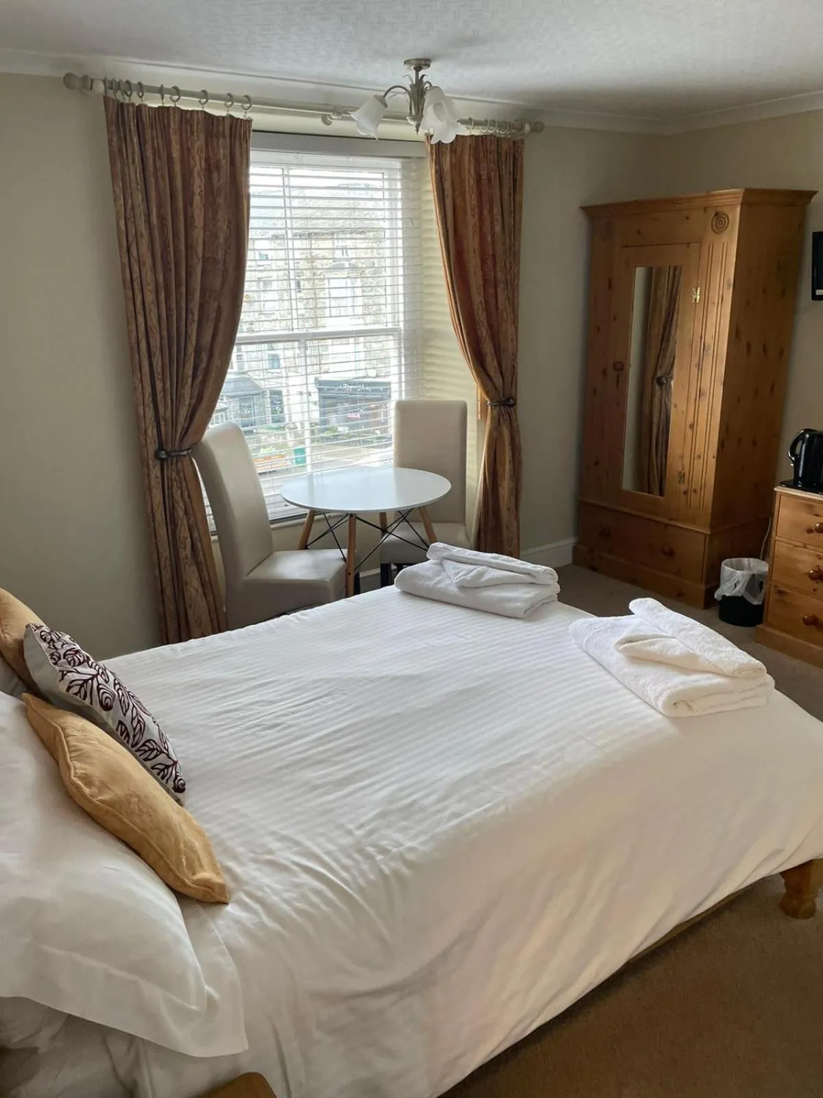 Bed in Tal Y Don Hotel