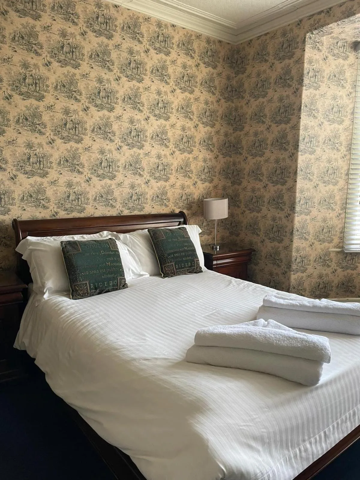 Bed in Tal Y Don Hotel