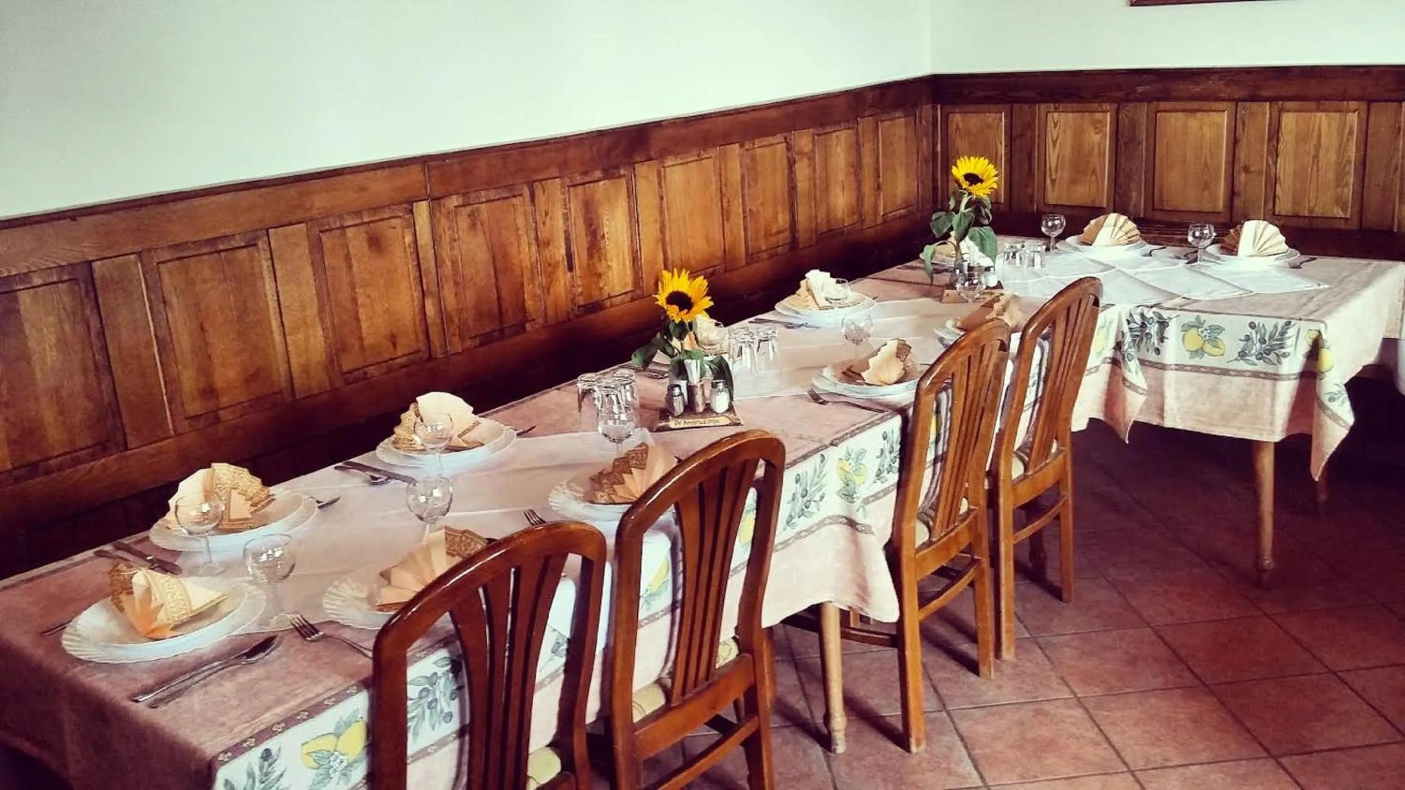Restaurant/places to eat in Guest house Pr Ambružarju & Apartments