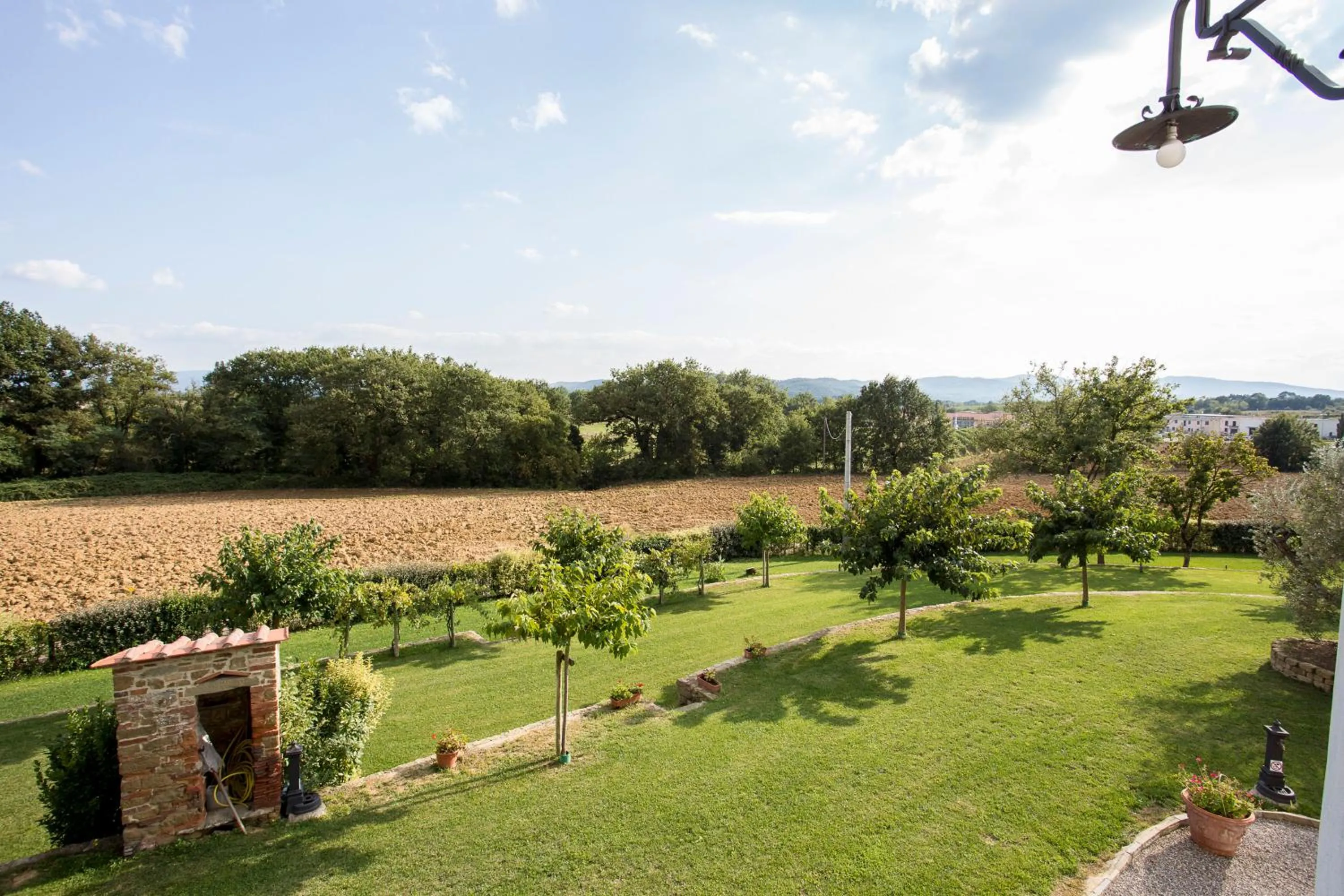 ISA-Farmhouse with swimming-pool just 20 minutes from Arezzo, apartments with panoramic views