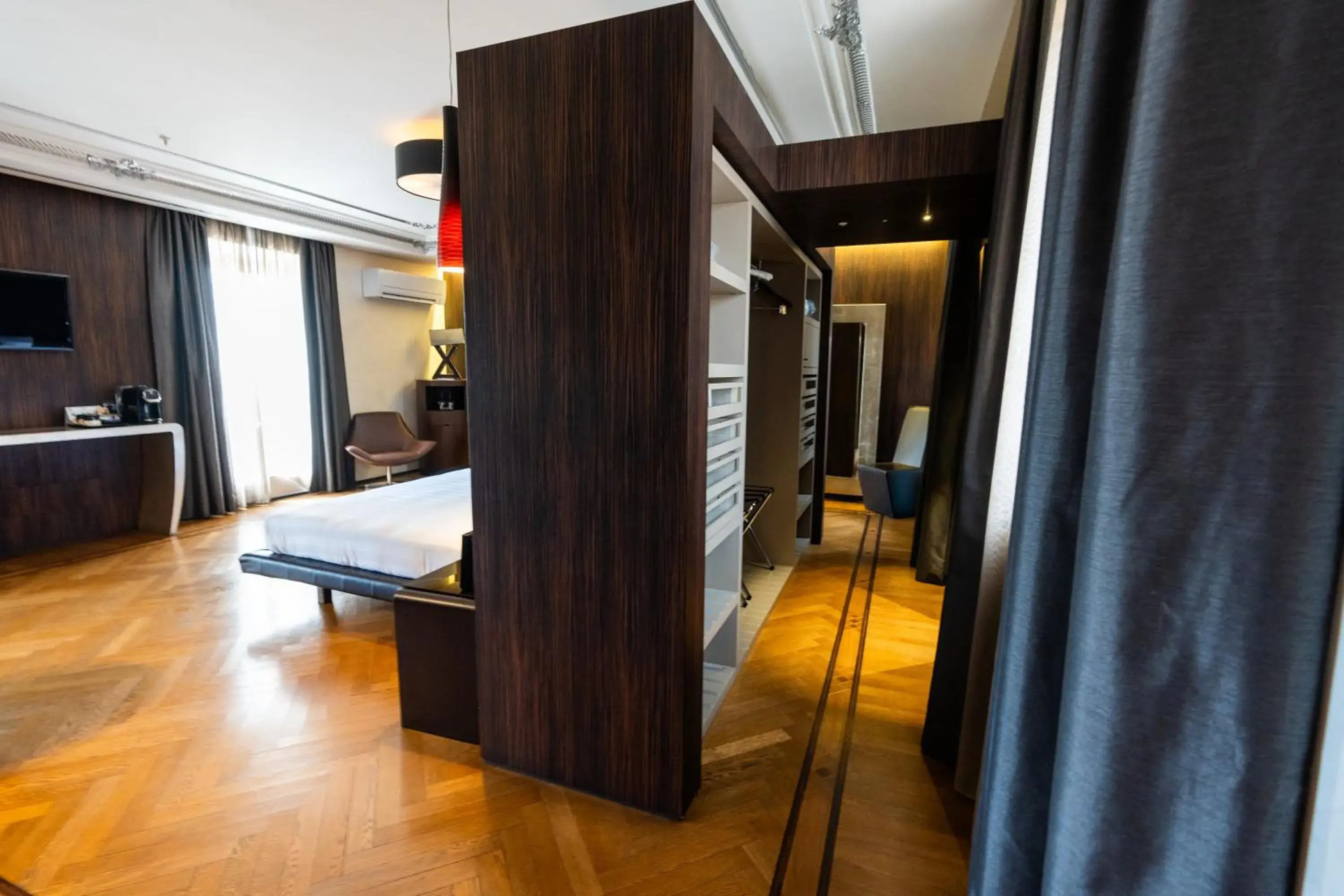 Bed in Divina Luxury Hotel Bed in Divina Luxury Hotel