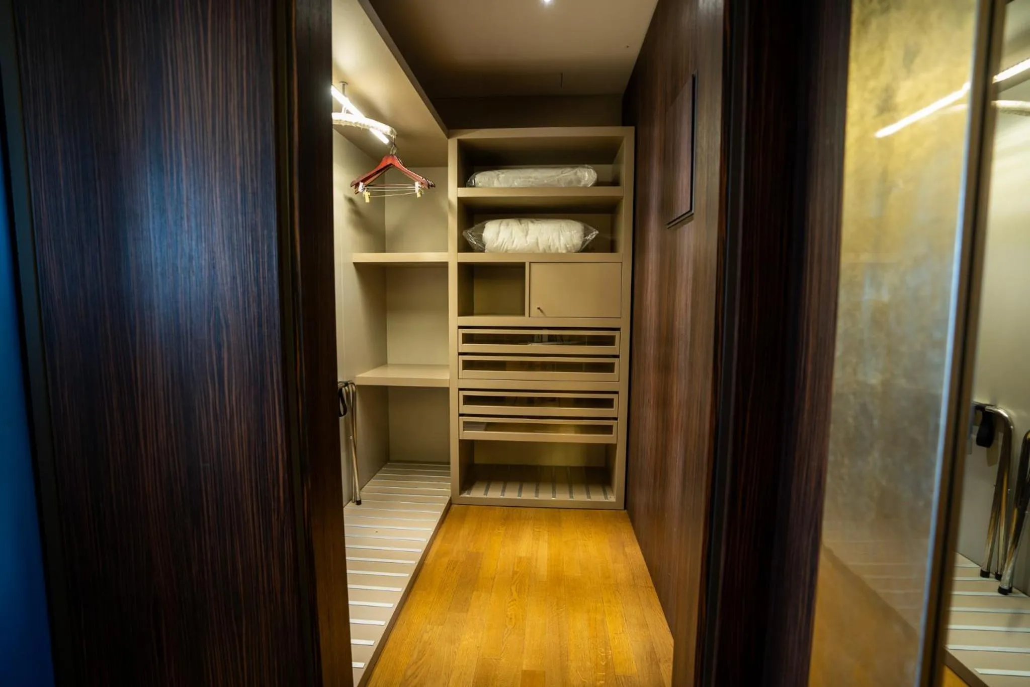 wardrobe in Divina Luxury Hotel