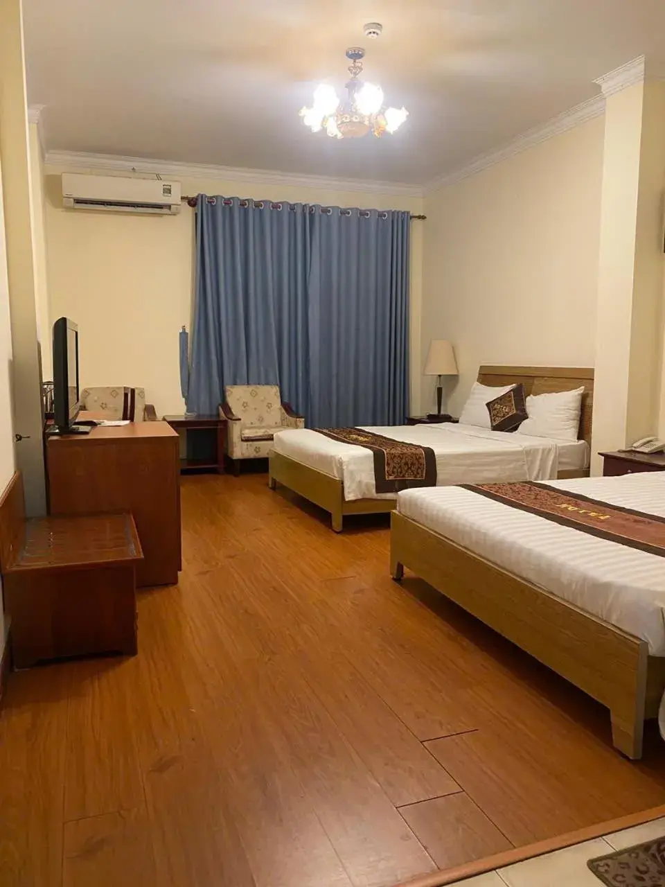 Family Room with Balcony in Ngọc Lan Hotel Family Room with Balcony in Ngọc Lan Hotel