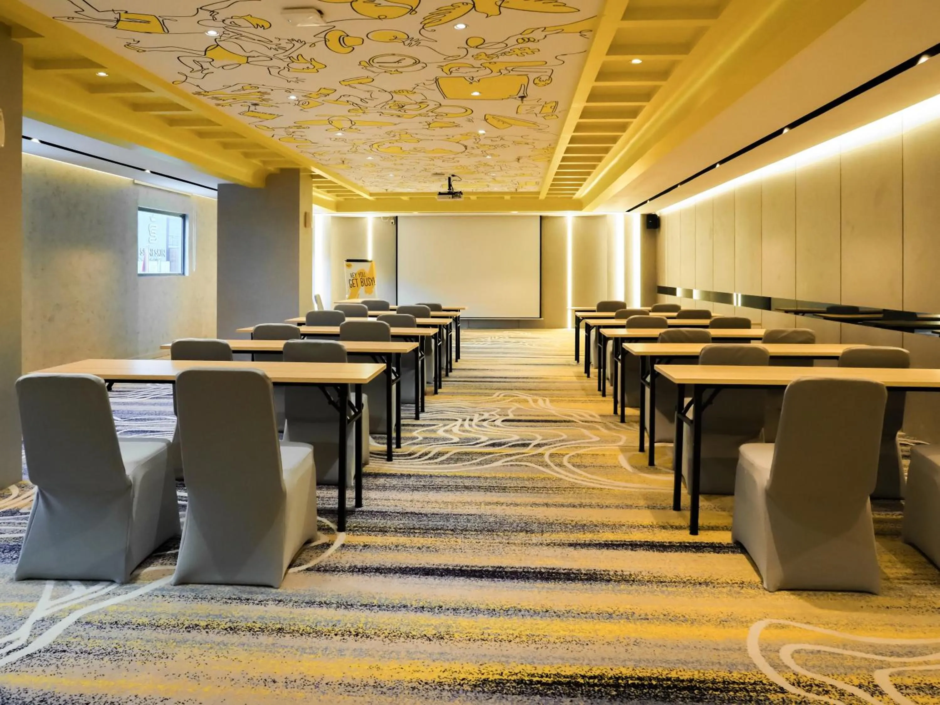 Meeting/conference room in Yello Hotel Harbour Bay