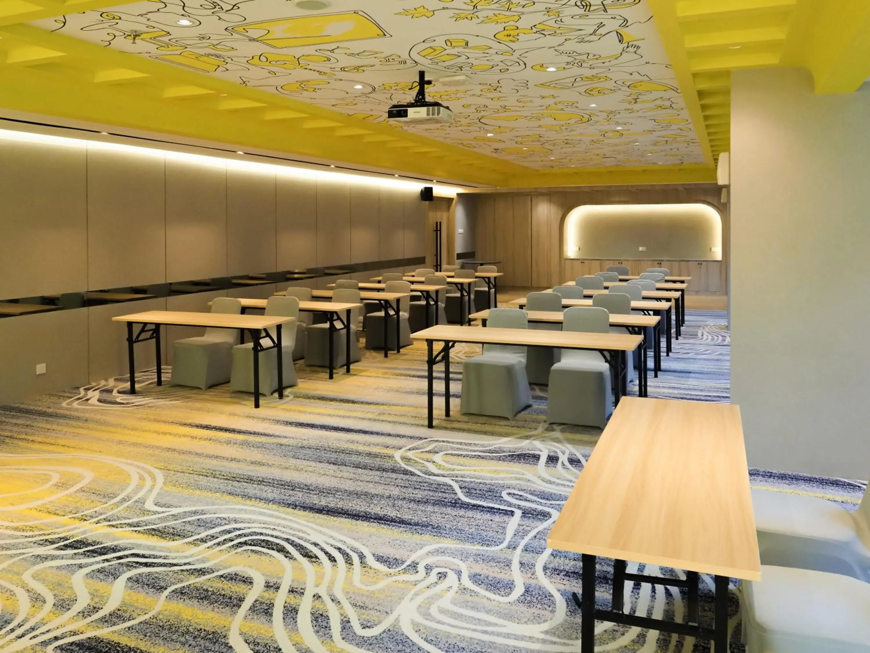 Meeting/conference room in Yello Hotel Harbour Bay