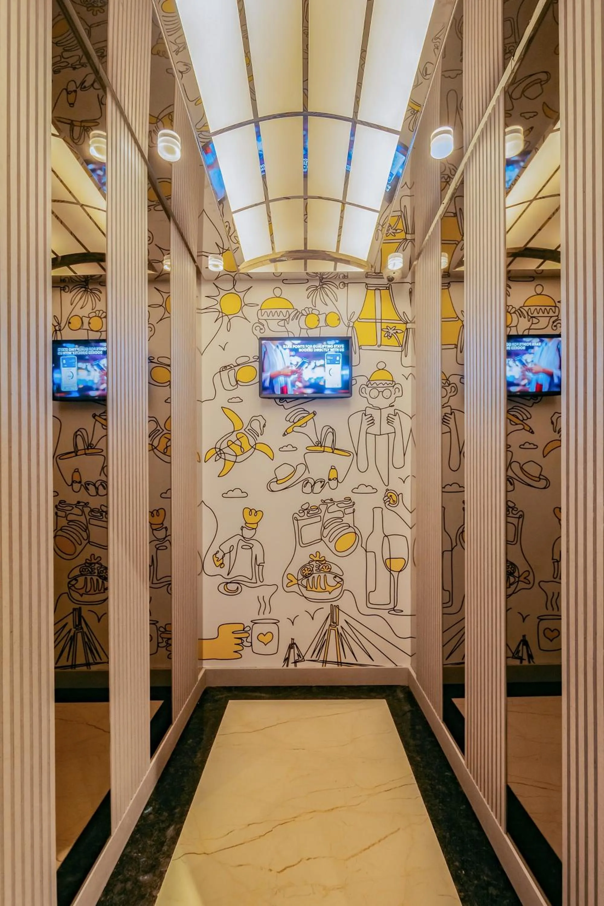 elevator in Yello Hotel Harbour Bay