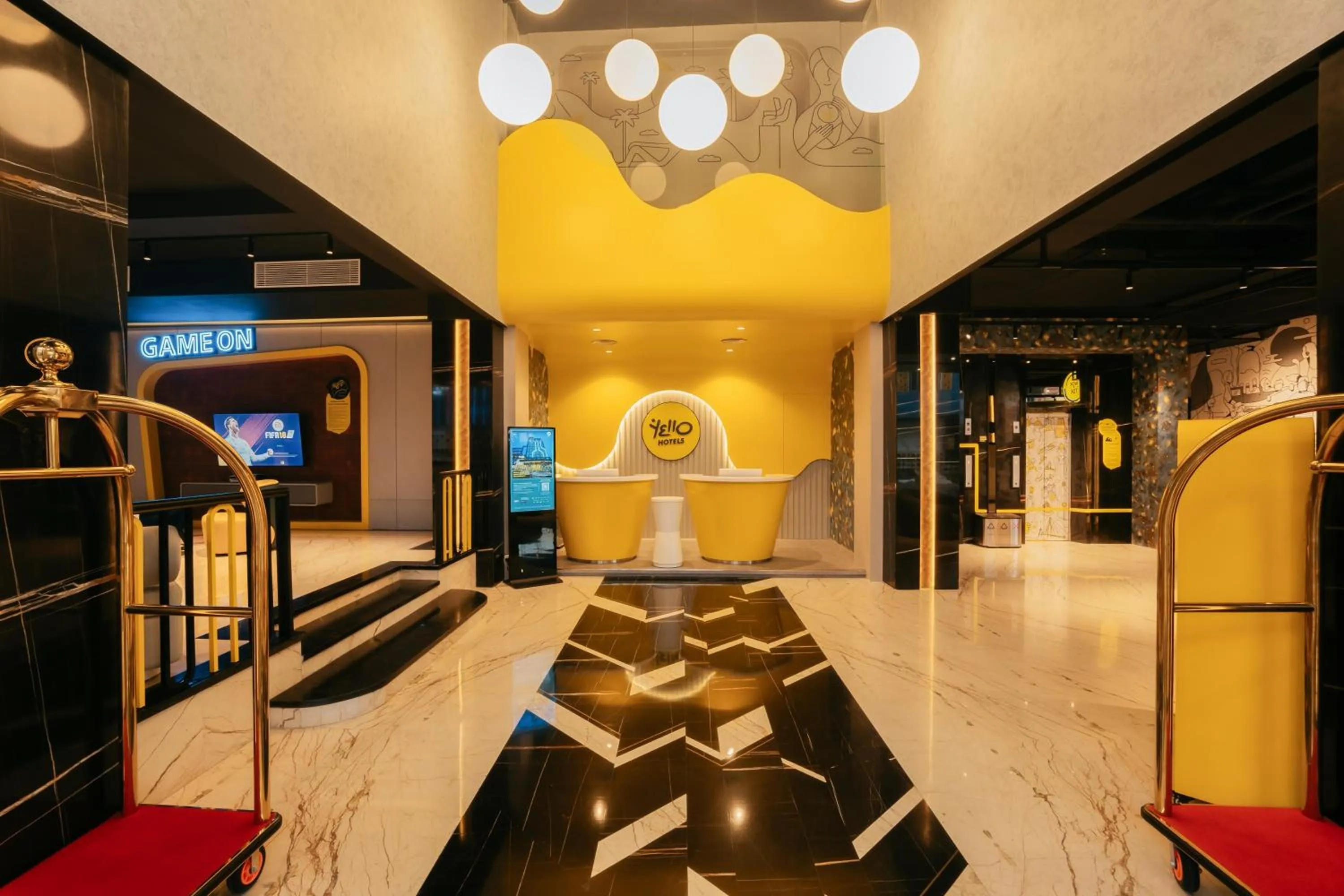 Lobby or reception in Yello Hotel Harbour Bay