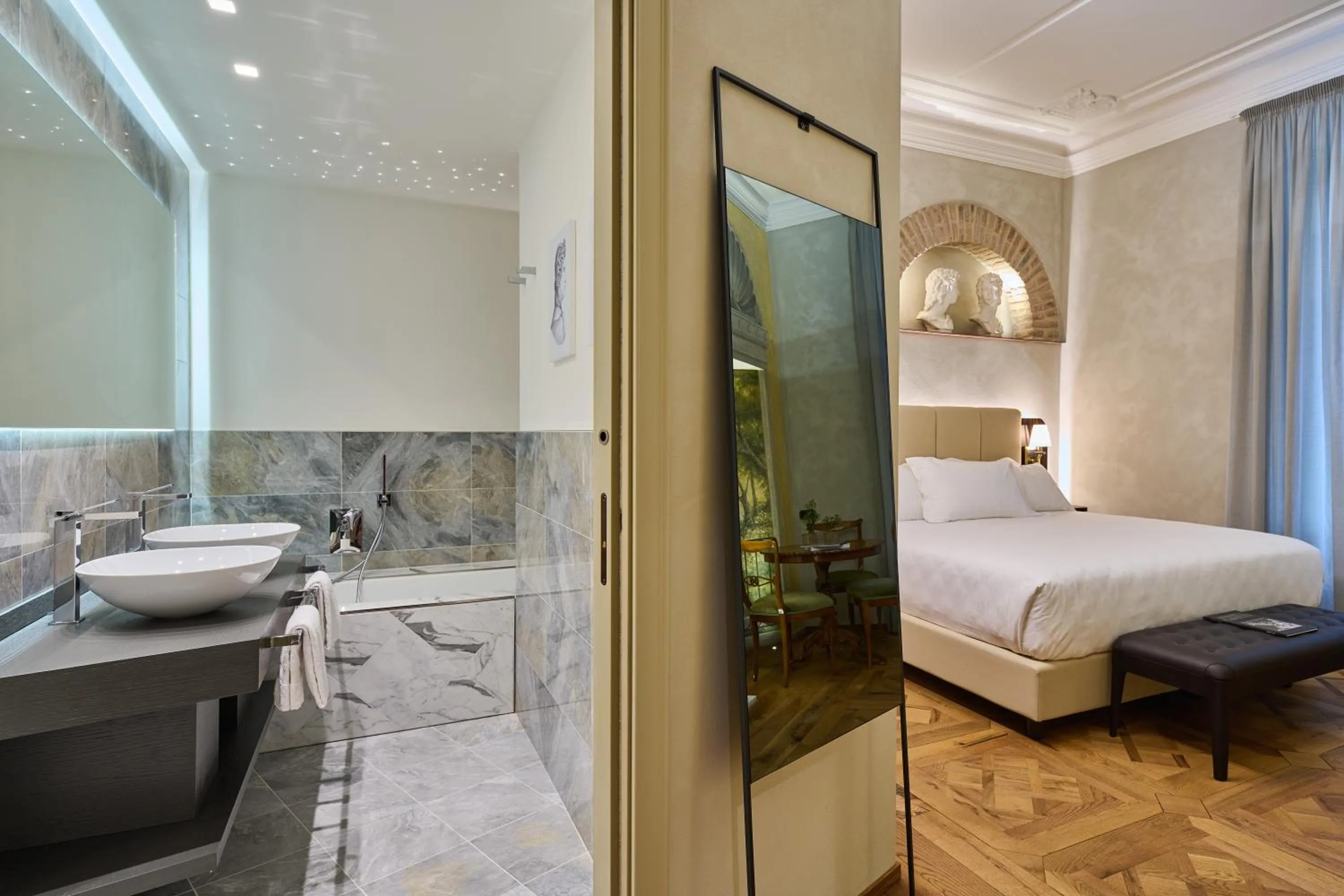 Toilet, Bed in Duomo Luxury Florence