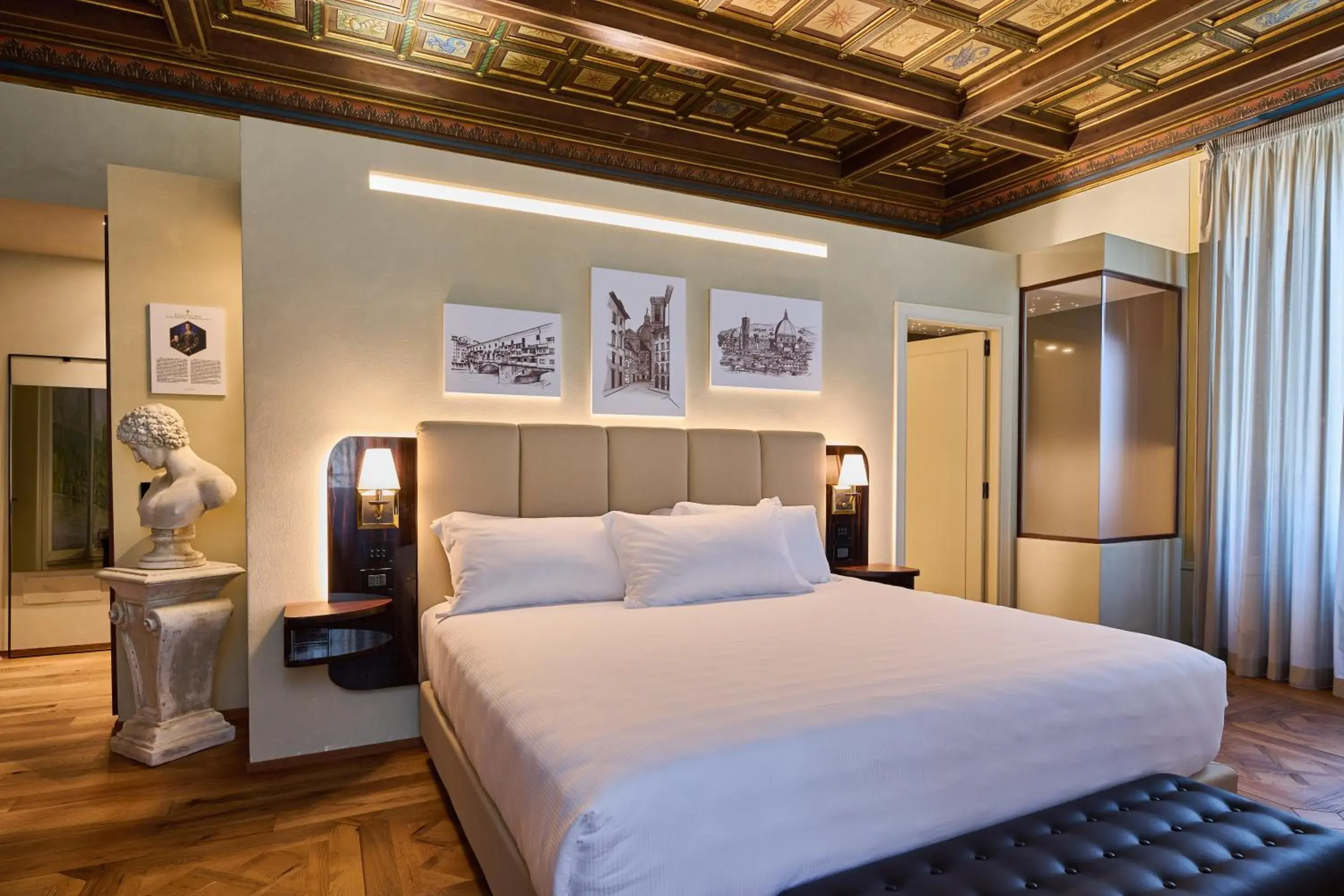 Photo of the whole room, Bed in Duomo Luxury Florence Photo of the whole room, Bed in Duomo Luxury Florence