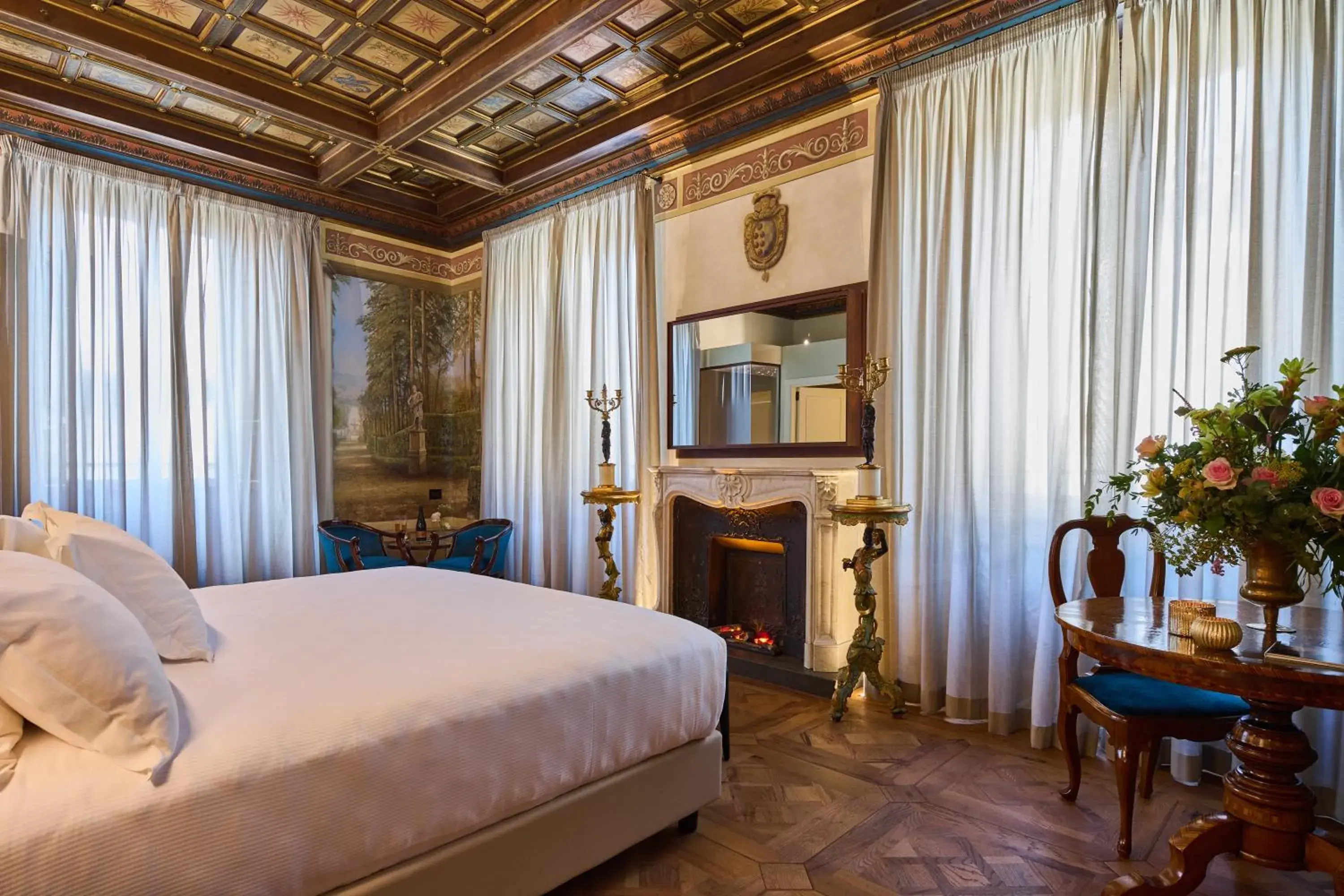 Bed in Duomo Luxury Florence Bed in Duomo Luxury Florence