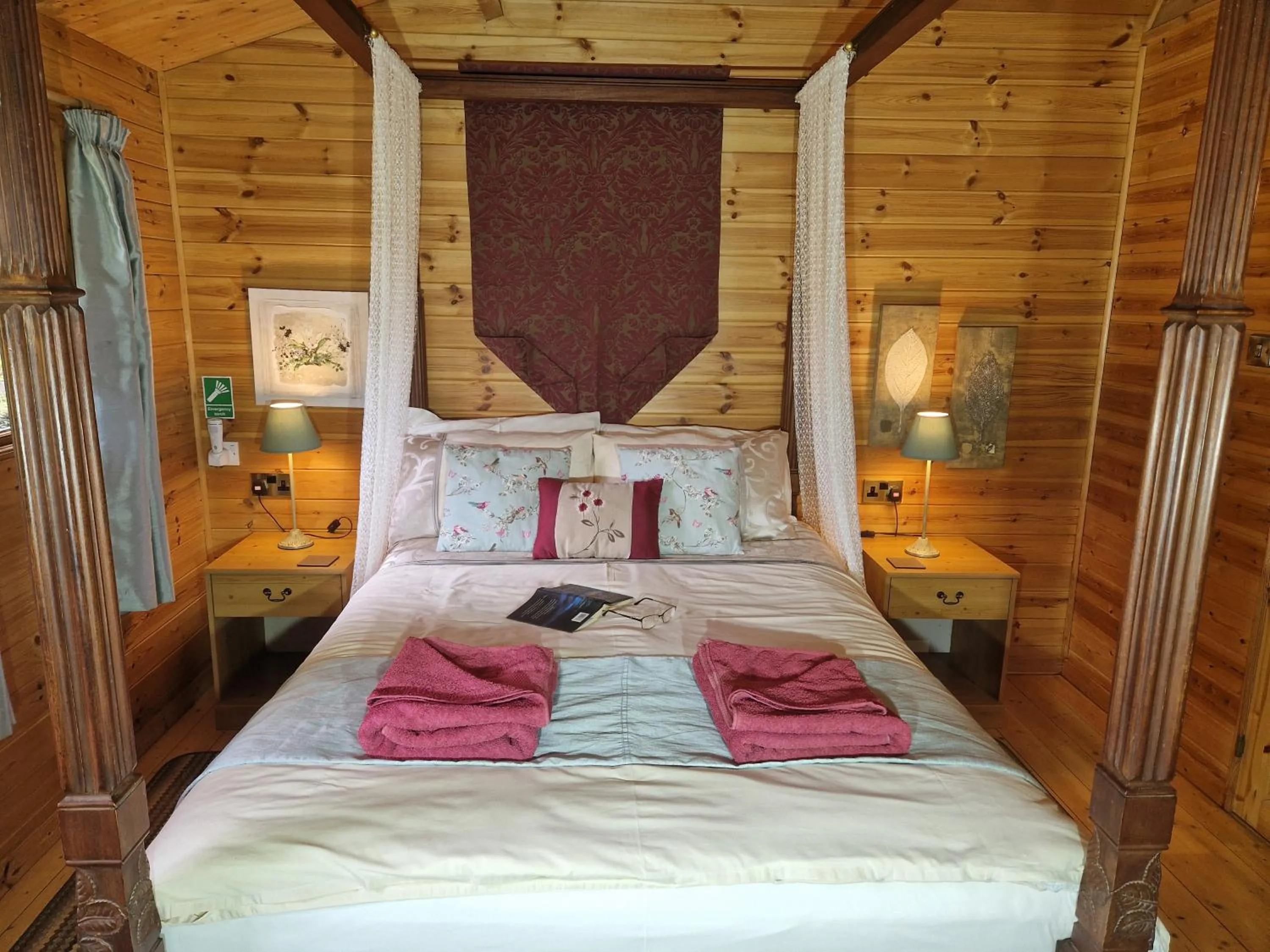 Bed in Polgwedhen Lodge